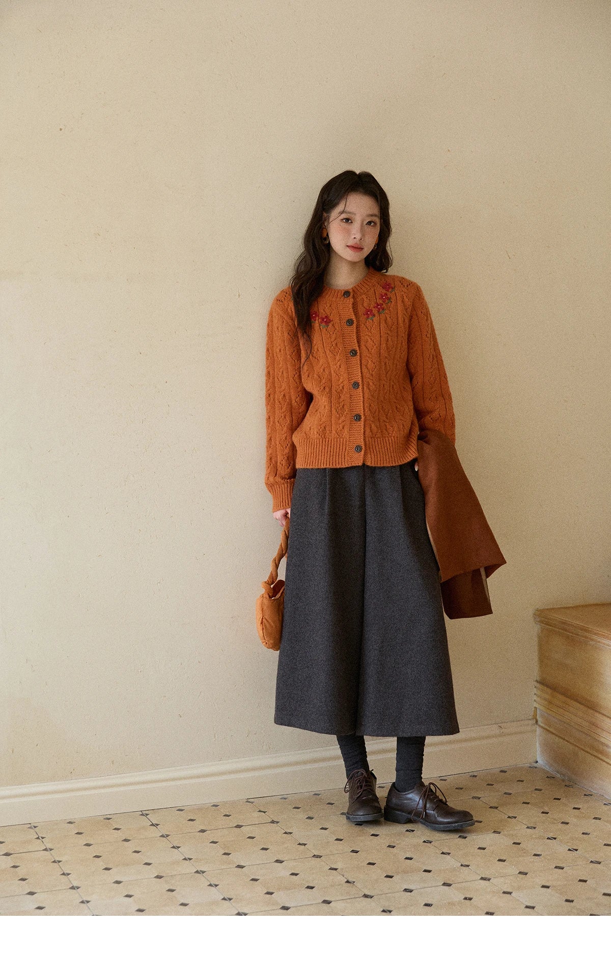 MISHOW Cardigan Woman 2025 Winter Fashion Orange Cable Knit Cardigan Floral Embroidery Retro O-neck Thick Knit Top MXE86Z2737