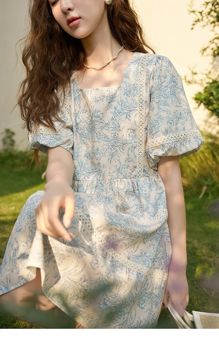 MISHOW Square Collar Blue Floral Dress 2023 Summer French Retro Puff Sleeve Lace Doll Sweet Loose Knee-Length Dresses MXC38L1520