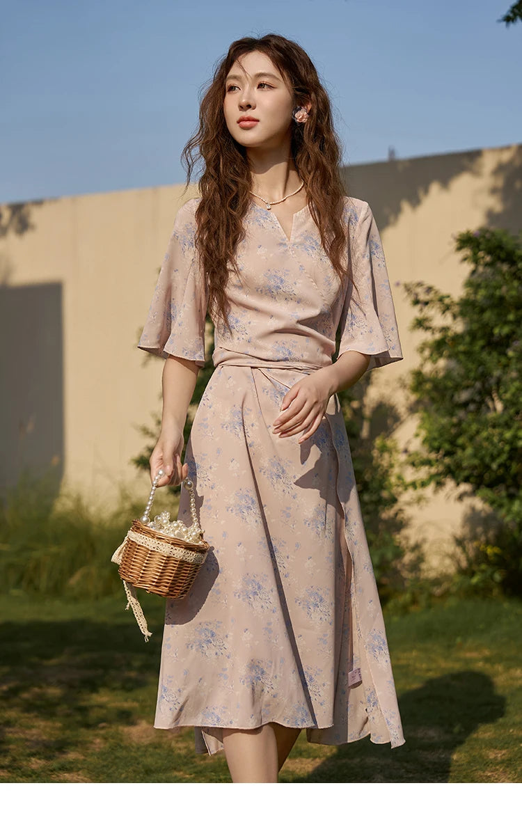 MISHOW Floral Puff Sleeve Dress for Women Summer French A-line V-Neck Lace-up Side Slit Temperament Tea Break Dresses MXC38L1413