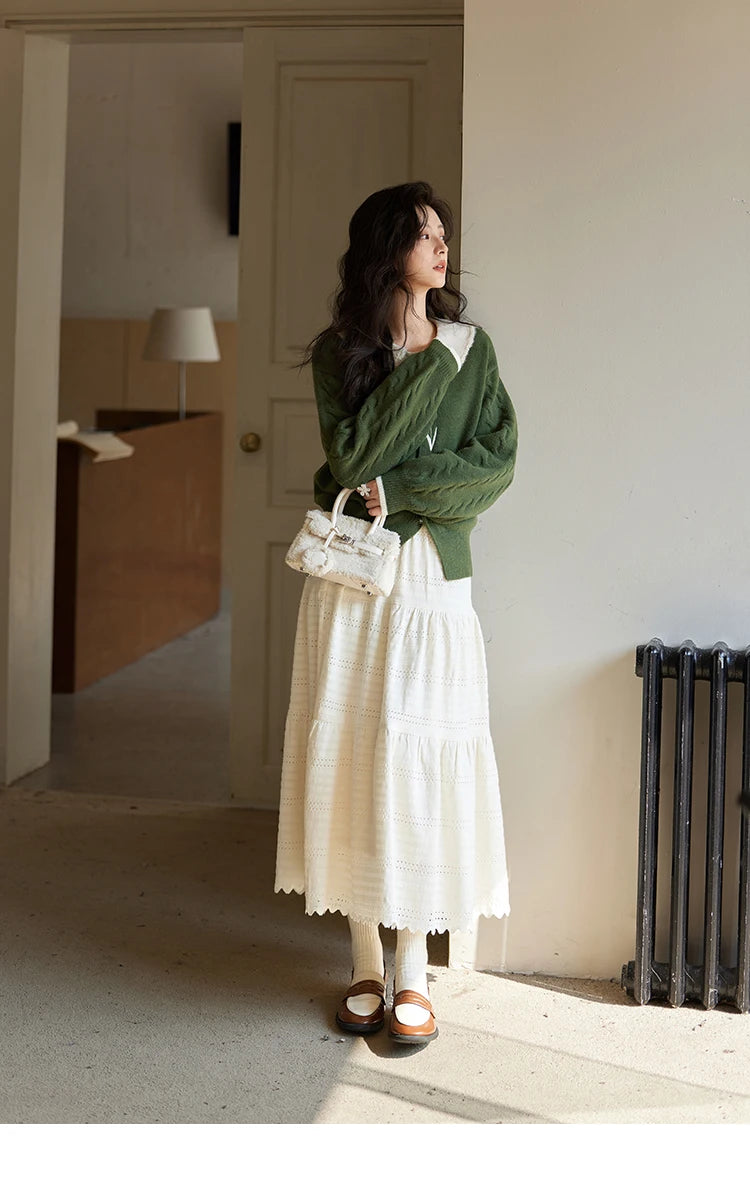 MISHOW Cardigan V-neck Women Three-Dimensional Flowers 2024 Fall Gentle Soft Knitted Sweaters Women Short Tops MXD36Z0894