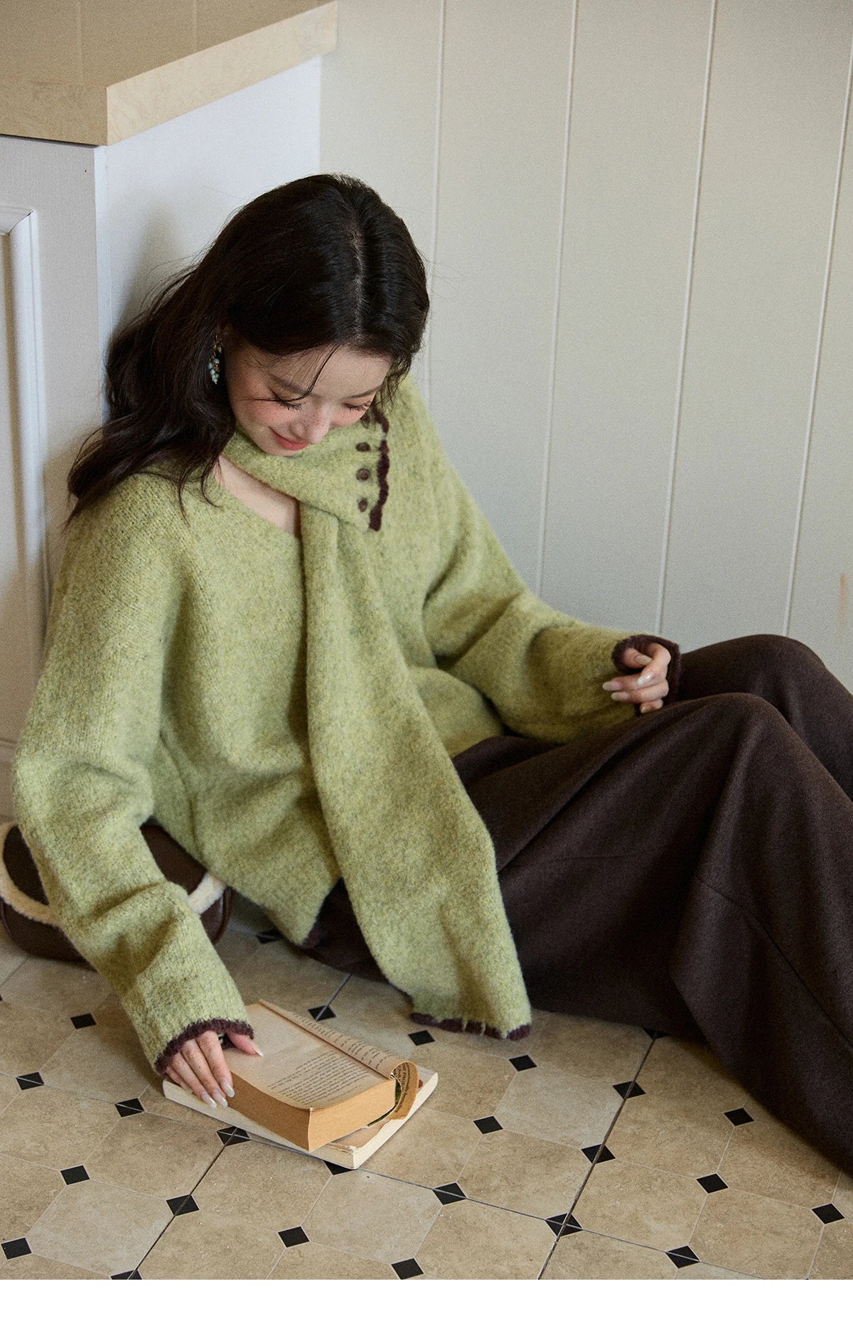 MISHOW Woman Green Detachable Scarf Sweater 2025 Winter Fashion V-neck Long Sleeves Thick Knit Pullovers Casual Top MXE90Z2791