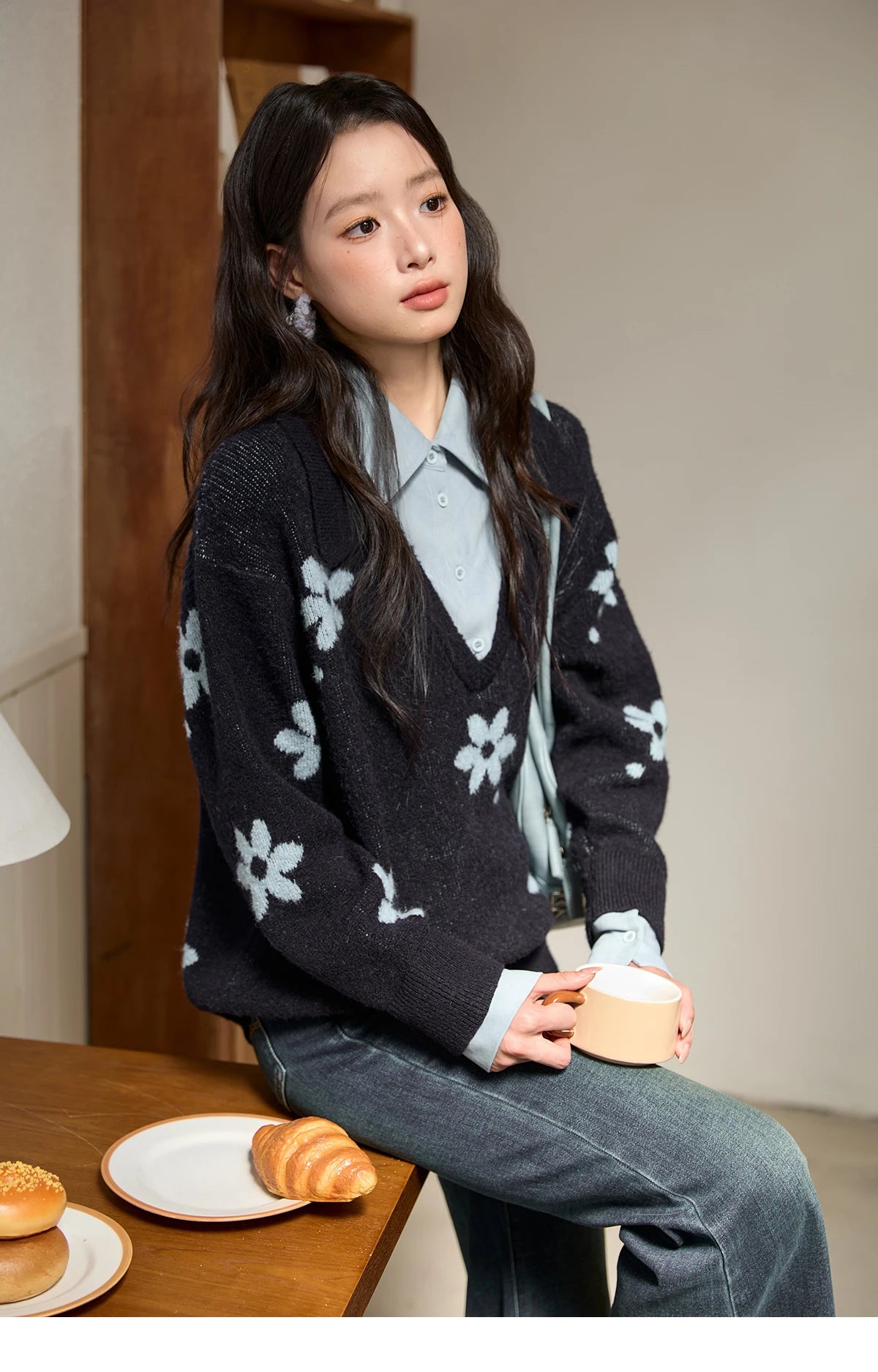 MISHOW Dark Blue Fake Two-piece Pullovers for Women 2025 Autumn Winter New Turn-down Collar Flower Pattern Sweater MXE51Z2554