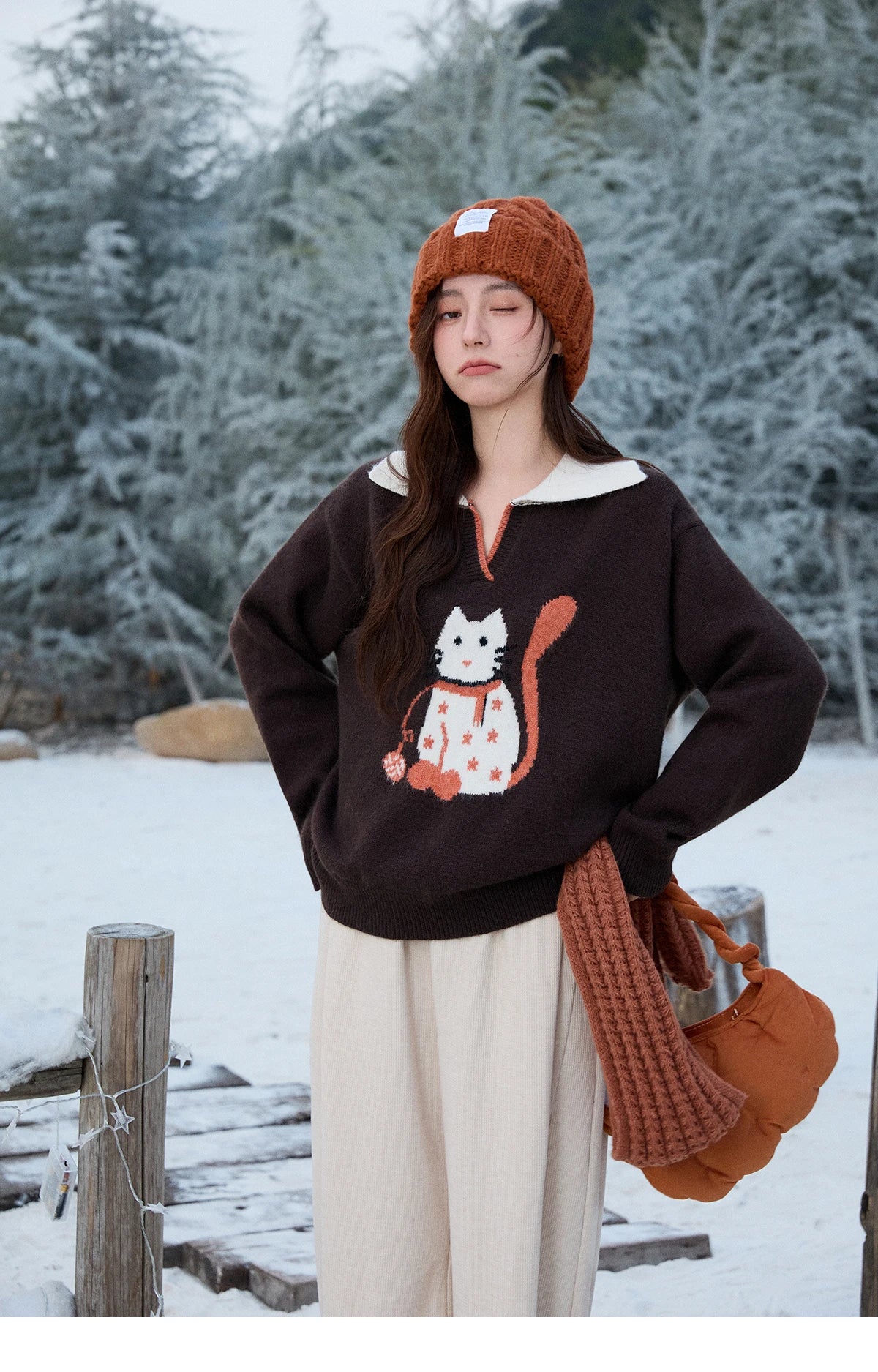 MISHOW Women's Retro Arctic Fleece Cat Sweater 2025 Autumn Winter Color Block Lapel 3D Jacquard Thick Knitted Top MXE90Z2835