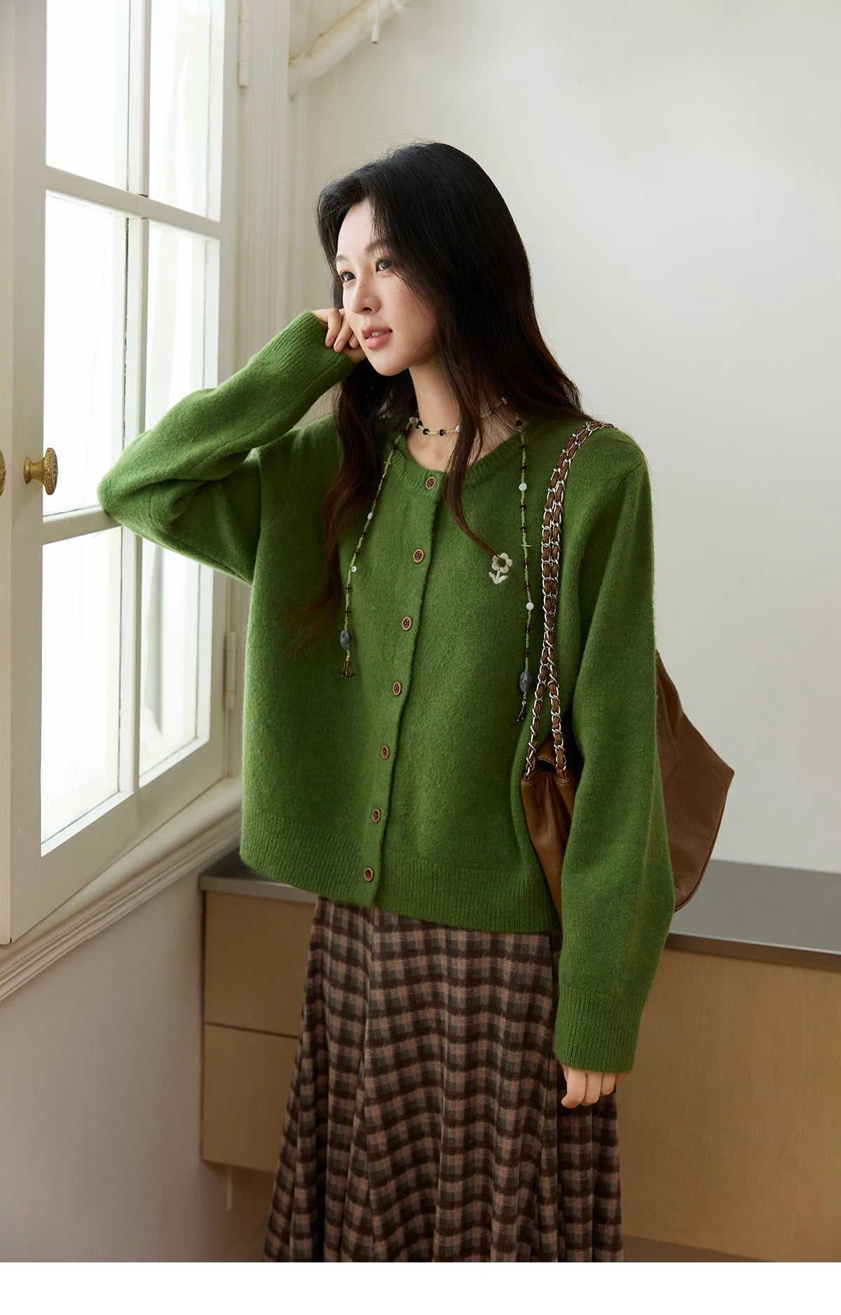 MISHOW Retro Flower Embroidery Cardigan for Women 2025 Round Neck Single Breasted Buckle Loose Knit Autumn Cardigan MXE46Z2588