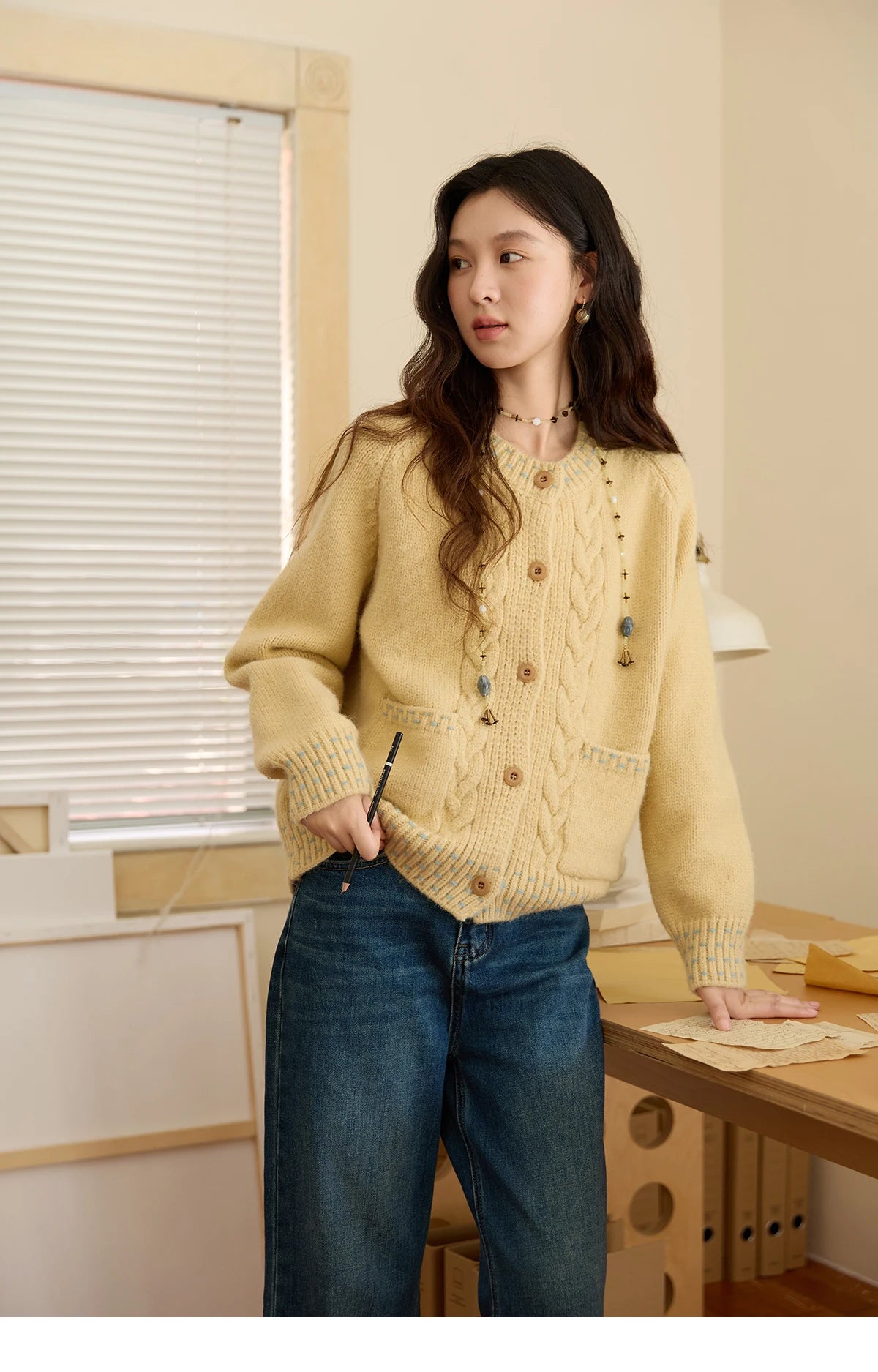 MISHOW Women's Cardigan 2025 Autumn Winter Yellow Cable Knit Cardigan Hand-Drawstring Design Commuter Short Jacket MXE47Z2566
