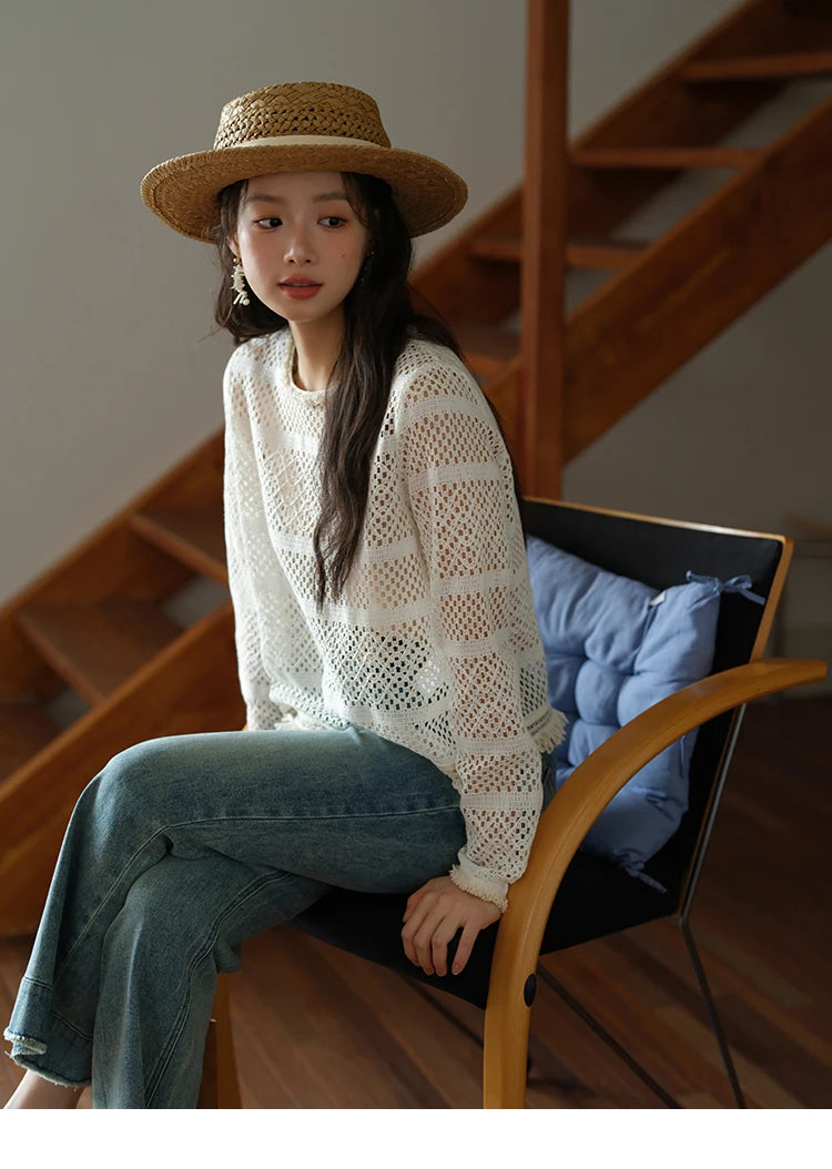 MISHOW Bohemian Lace Hollow Top for Women 2025 Autumn Hem Tassel Lace Breathable Top Beige White Casual Knitted Tops MXE41X2466