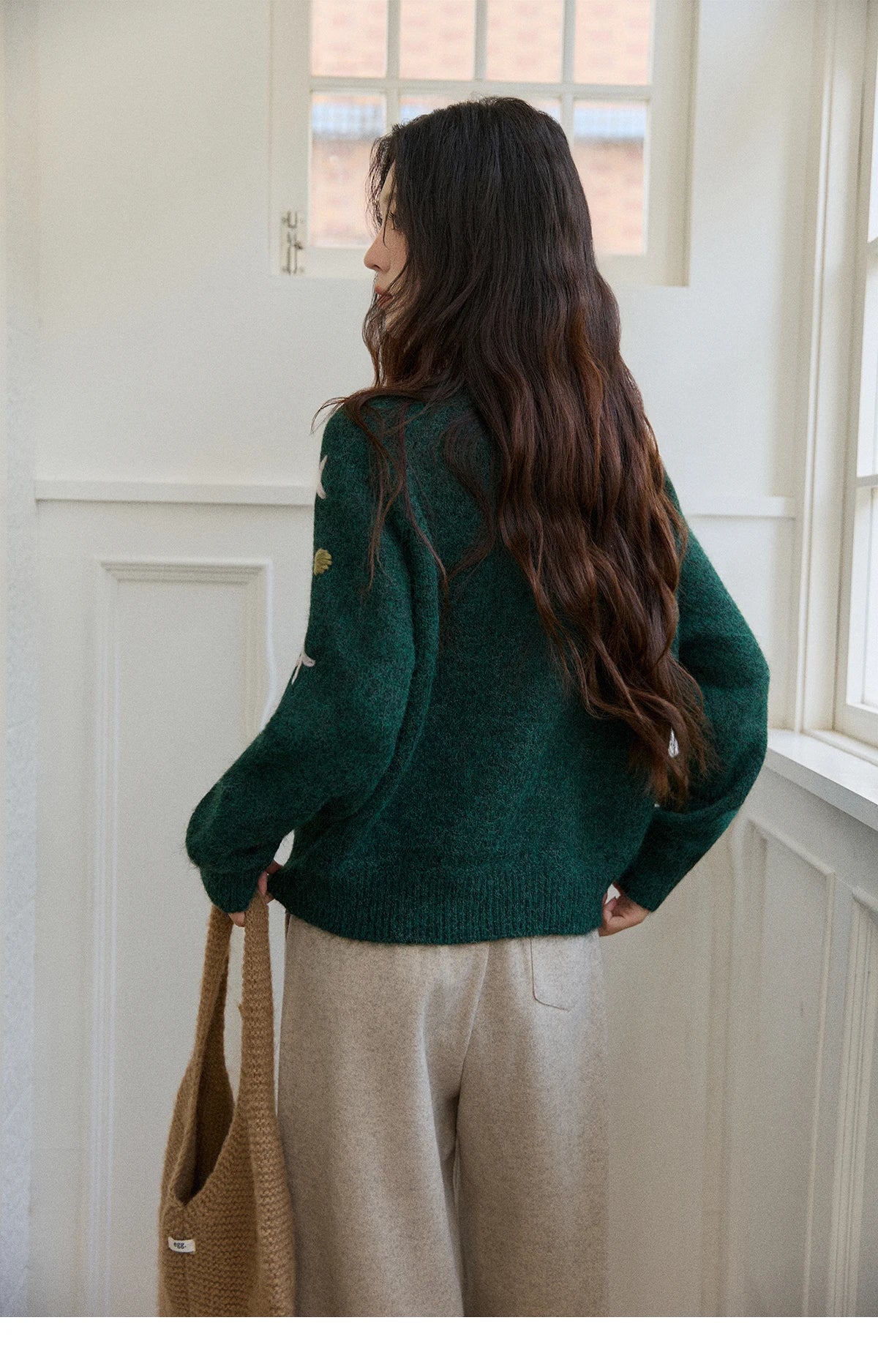 MISHOW Women's Winter Cardigan 2025 New Retro Flower Embroidery Green Knitted Cardigan Casual Long-sleeved Tops MXE86Z2729