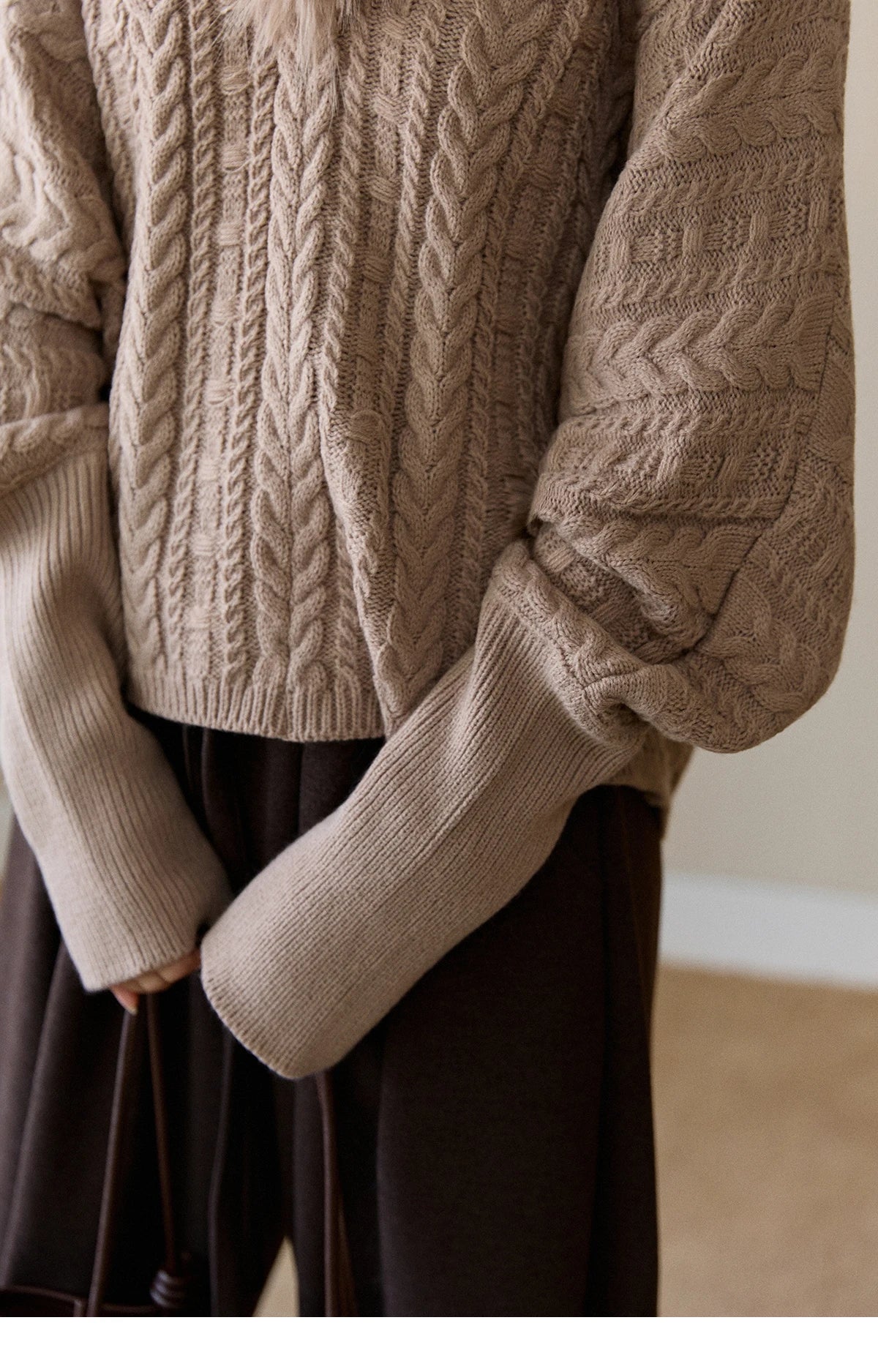 MISHOW Women's Batwing Sleeve KnittedSweater 2025 Winter Faux Fur Collar Cable Knit Puff Sleeve Warm Pullover Tops MXE94Z2985