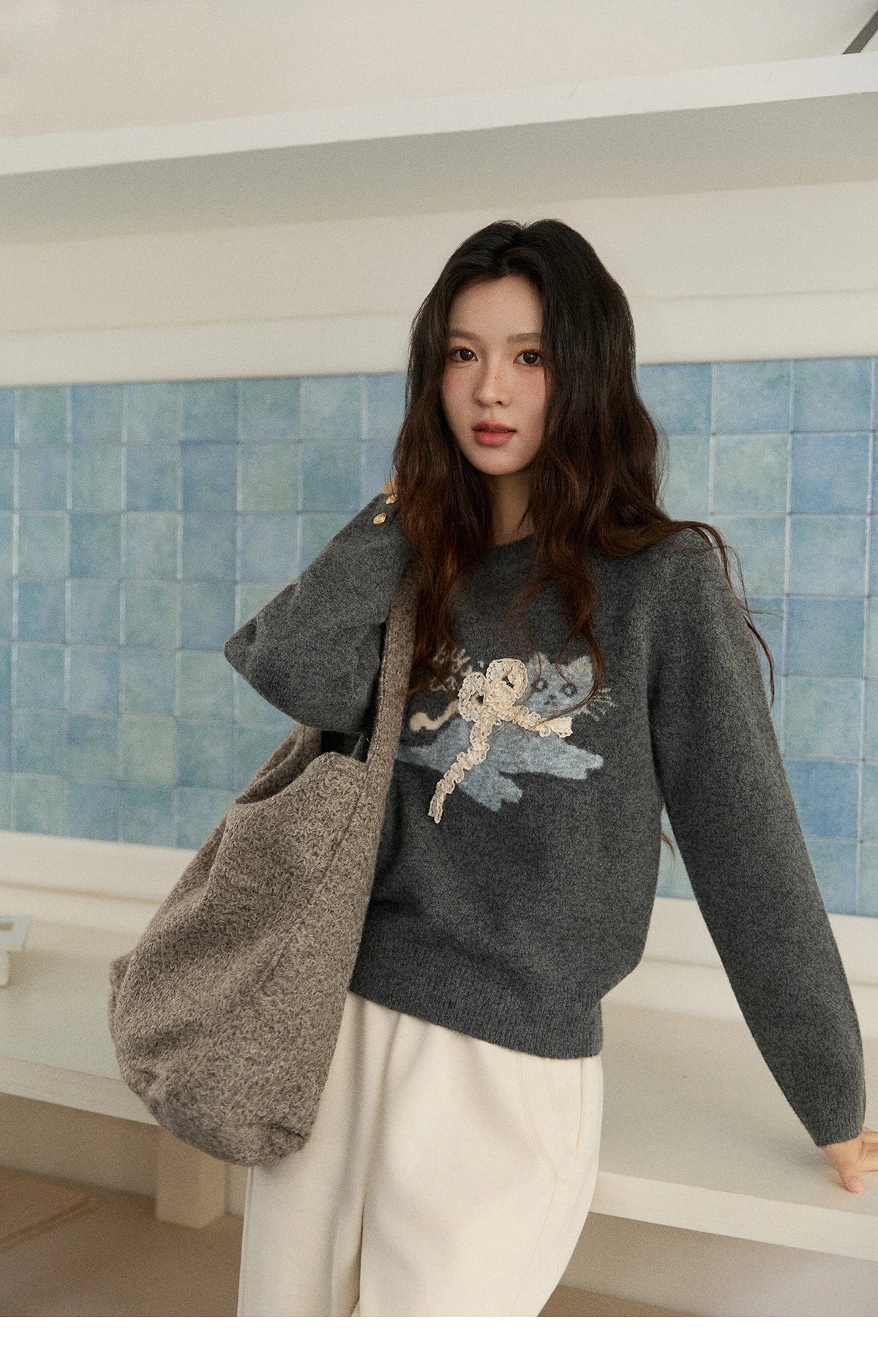 MISHOW Cat Jacquard Pullovers for Woman 2025 Winter Lazy Style Round Neck Three-dimensional Bow Loose Knit Sweater MXE86Z2750