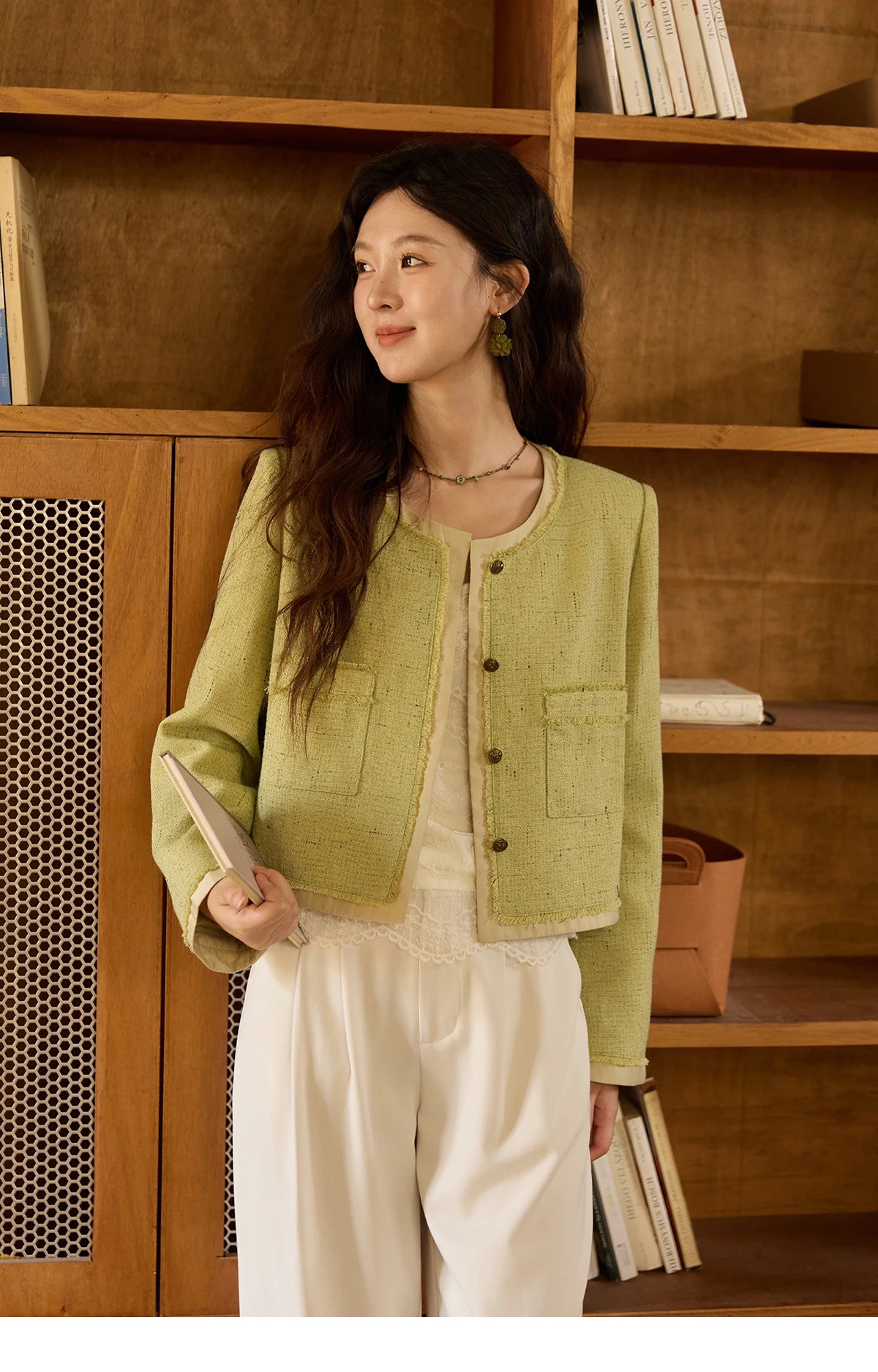 MISHOW Green Fragrant Short Coat 2025 Autumn Korean Single Row Metal Buttons Jackets Symmetric Pocket Commuter Top MXE41W0796