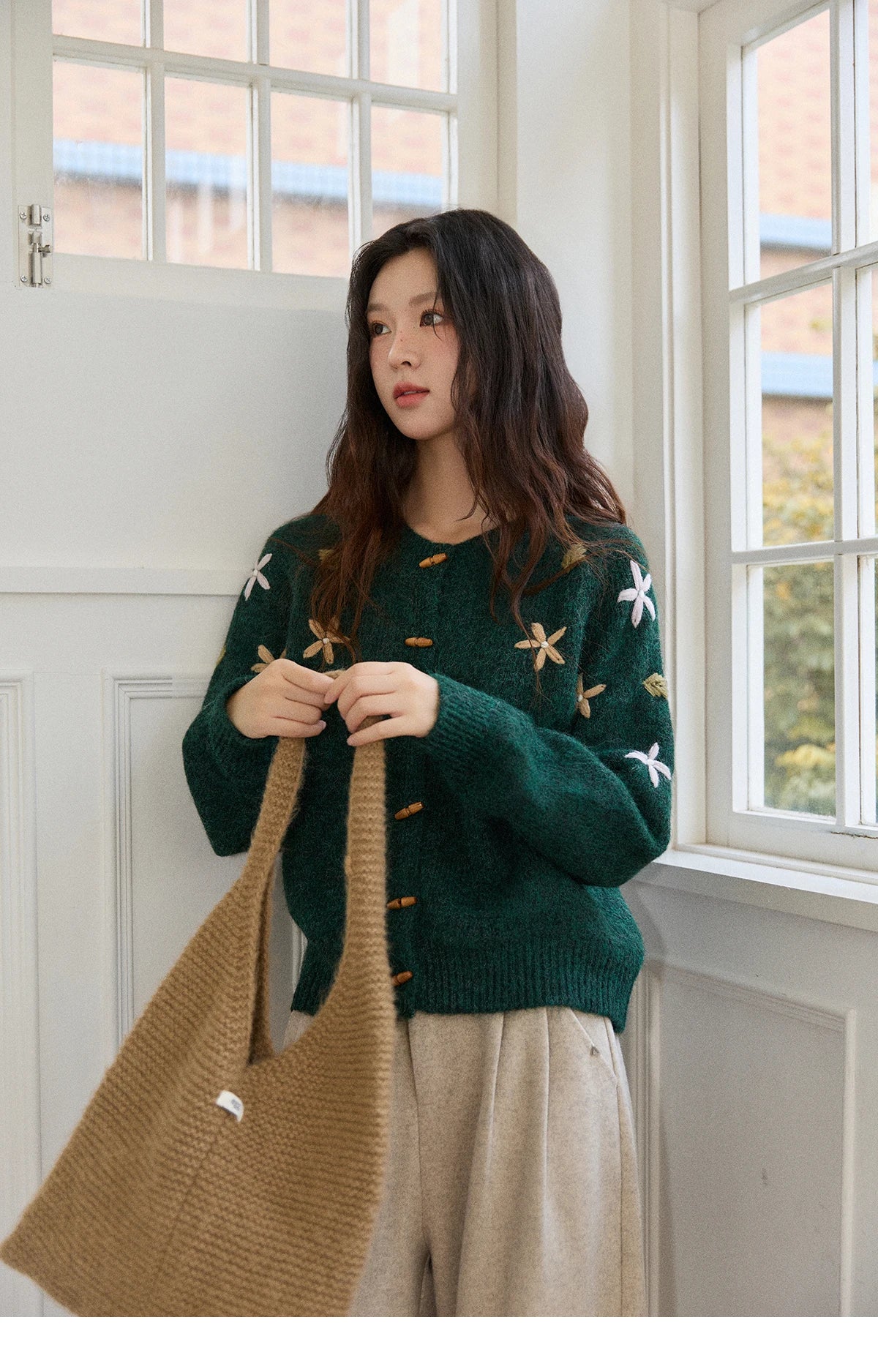MISHOW Women's Winter Cardigan 2025 New Retro Flower Embroidery Green Knitted Cardigan Casual Long-sleeved Tops MXE86Z2729