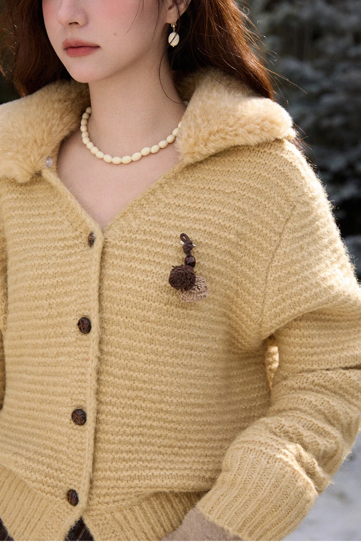 MISHOW Women's V-neck Cardigan 2025 Winter New Loose Single-breasted Sweater Luxurious Design Detachable Fur Collar MXE90Z2758