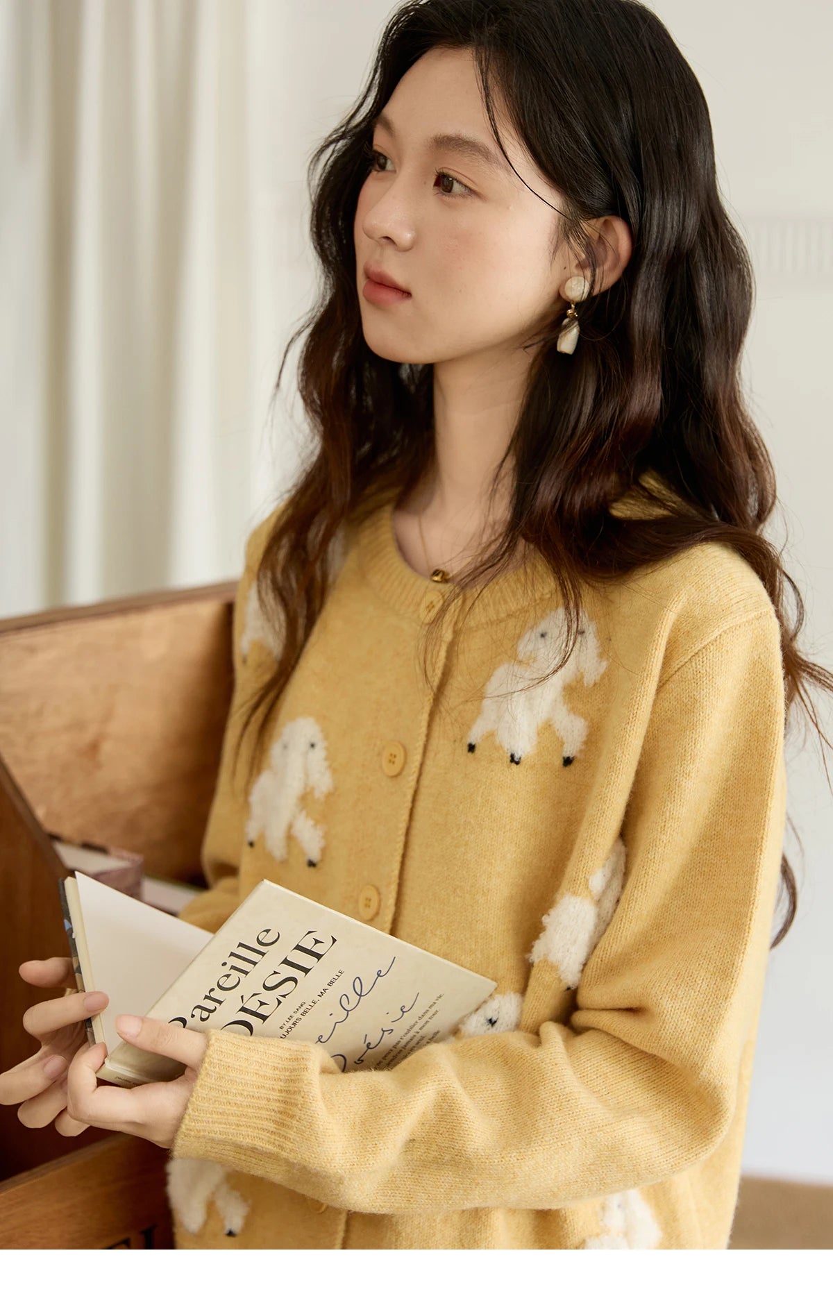 MISHOW Lamb Jacquard Knit Cardigan Women 2025 Autumn New Lambskin Round Neck Single-breasted Commuting Loose Sweater MXE48Z2571