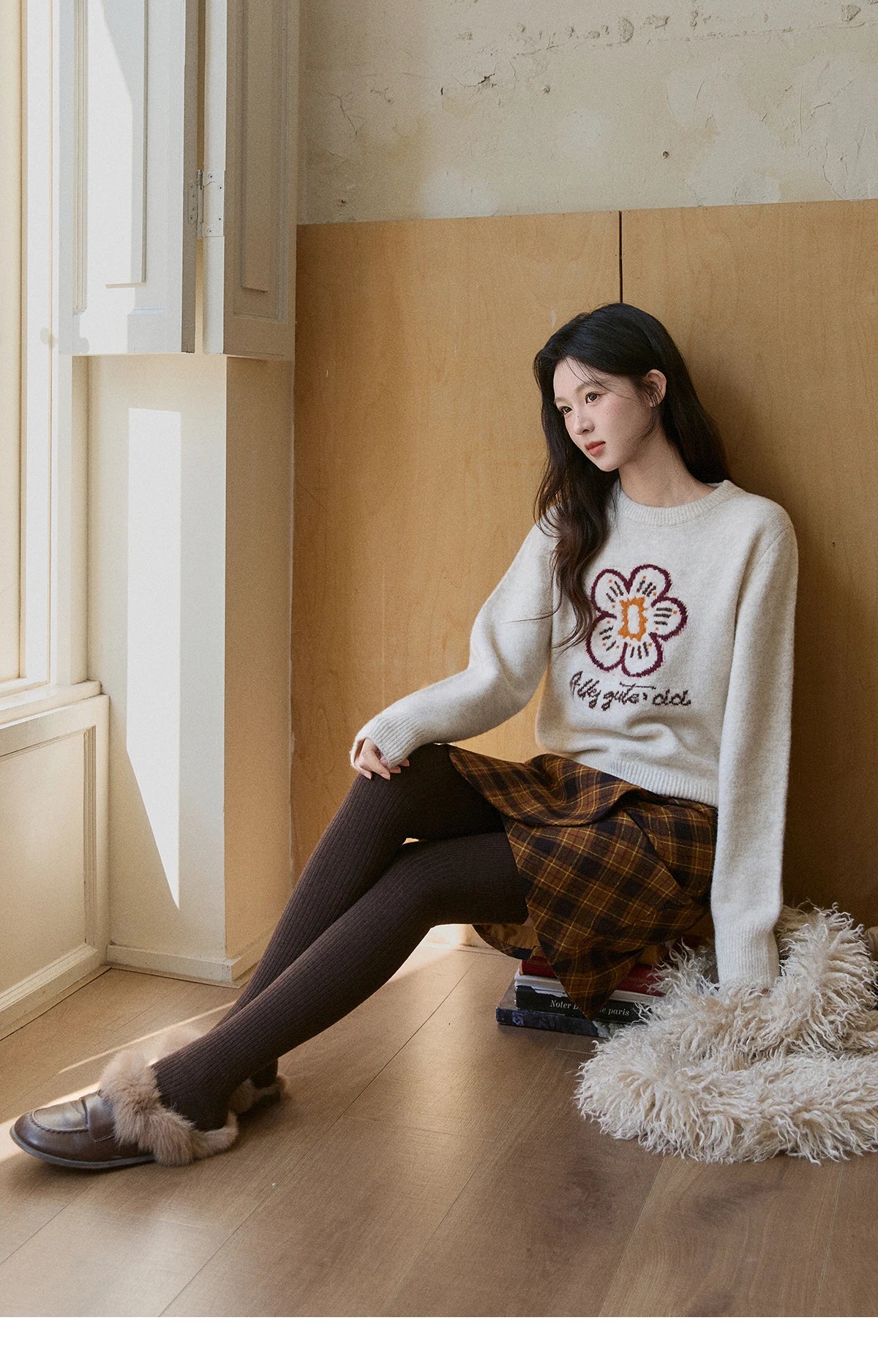 MISHOW Women's Beige Knitted Sweater 2025 Winter Flower Pattern Letter Print Tops O-neck Loose Warm Pullover Sweater MXE91Z2869