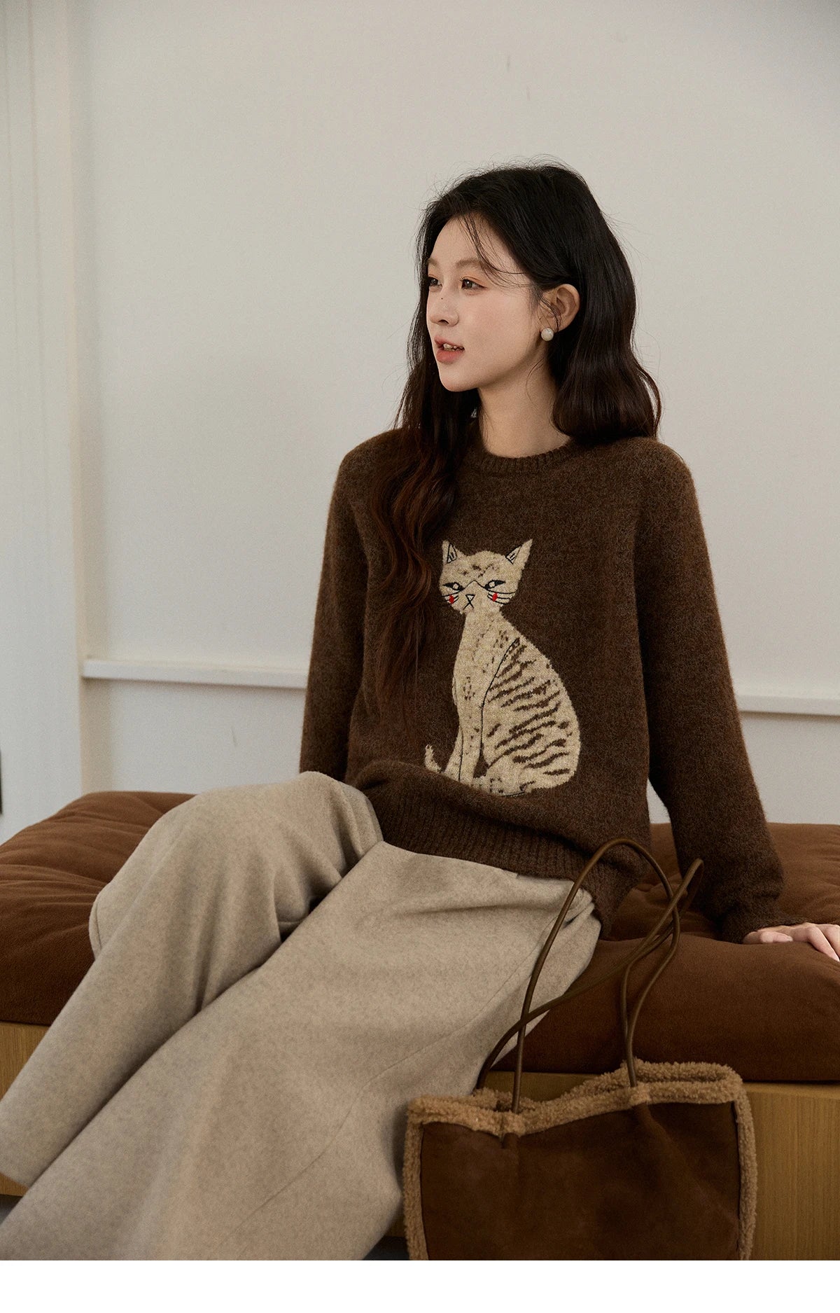 MISHOW Women's Brown Knitted Sweater 2025 Autumn Winter Cat Pattern Jacquard Crew Neck Sweaters Loose Pullover Tops MXE94Z2991