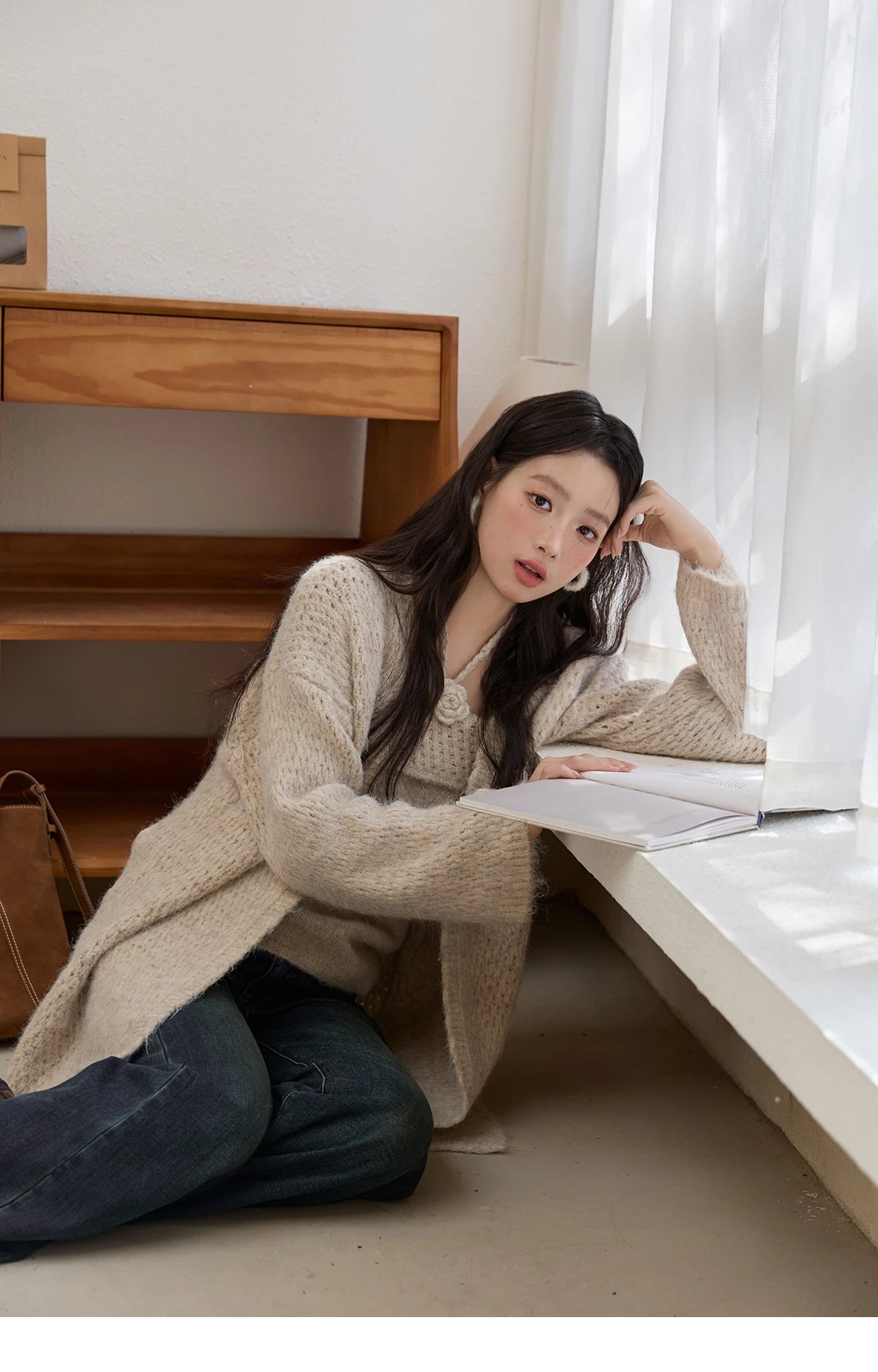 MISHOW Apricot Knitted Halter Two-Piece Set Women's 2025 Autumn Winter Retro Flower Decoration Commute Cardigan Set MXE51T1424