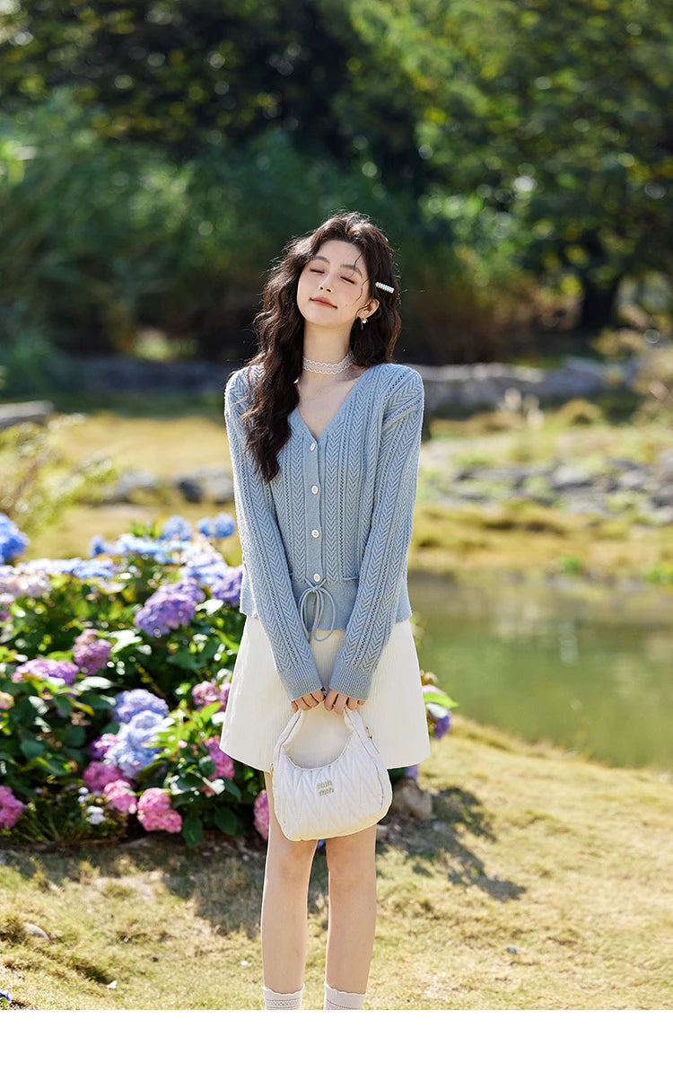 MISHOW Short Skirt Women 2025 Spring Summer Solid A-line High Waist Slim Skirts Female New Fashion Versatile Clothing MXE12B0655