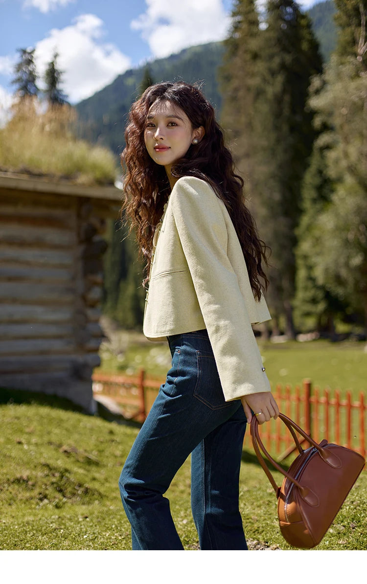 MISHOW French Retro Lace Collar Shirt for Women 2024 Autumn Bow Tie Top Lantern Sleeves Seven Quarter Sleeves Shirt MXD41X1621