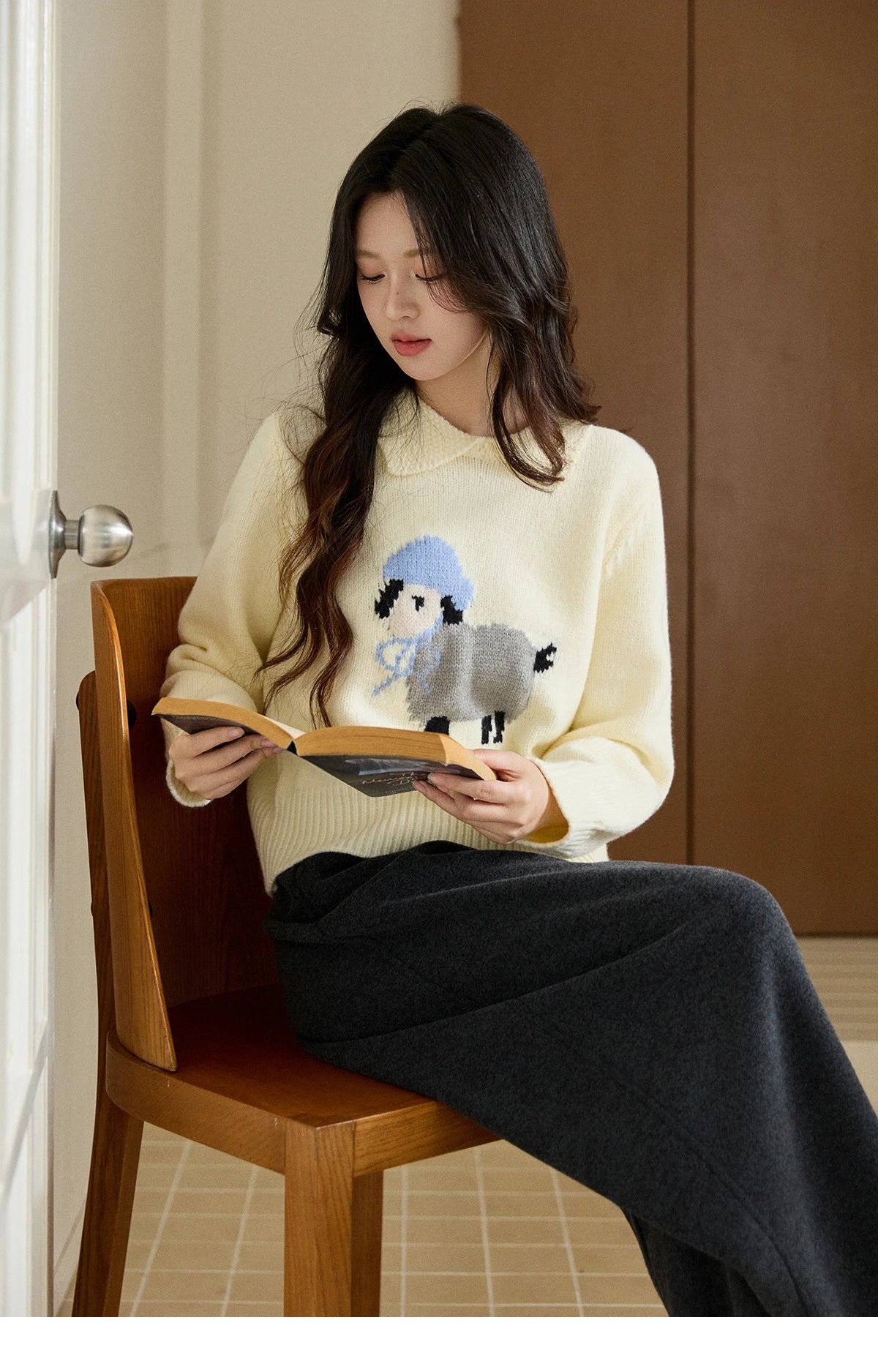 MISHOW Women's Beige White Knitted Sweater 2025 Autumn Winter Round Collar Sheep Pattern Loose Warm Pullover Sweaters MXE94Z2962