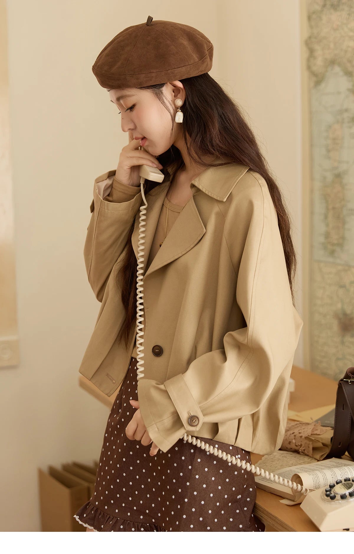 MISHOW Cotton Trench for Women 2025 Autumn Khaki Handmade Pleated Short Jacket Lapel Two Buttons Trench Office Lady MXE43W0804