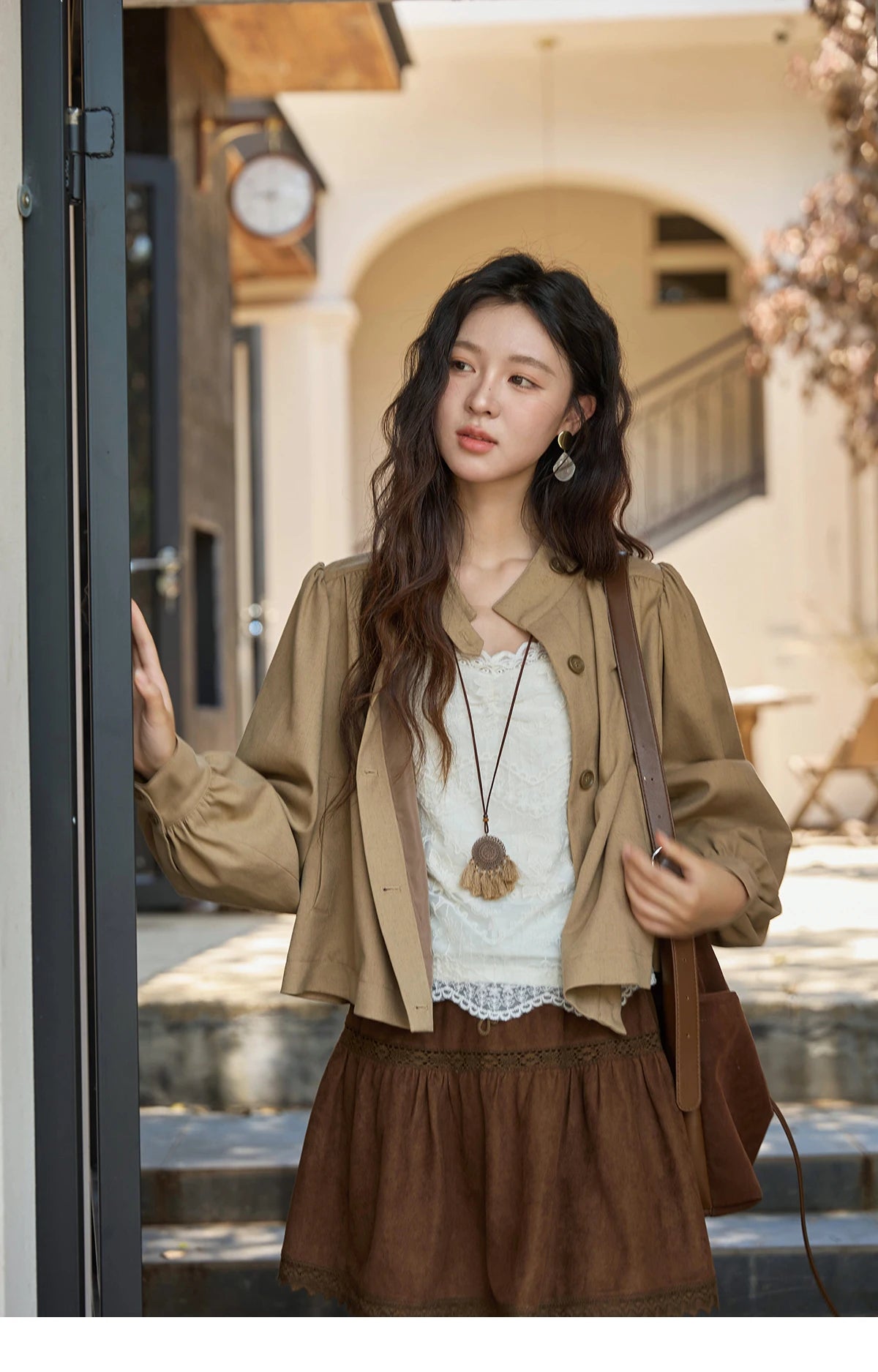 MISHOW British Trench Coat 2025 Autumn Women's Light Brown Stand Collar Coats Female Single Breasted Versatile Jacket MXE43W0802