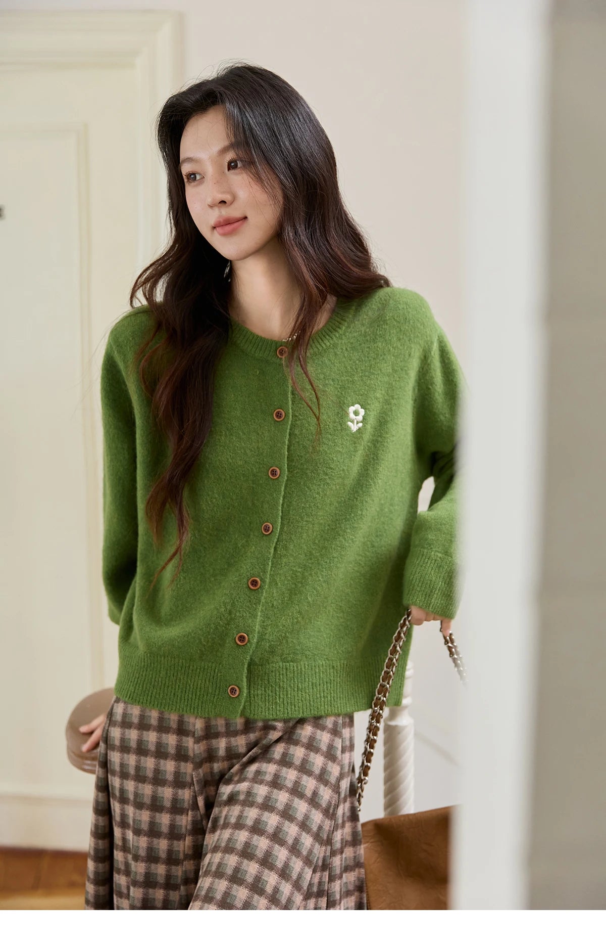 MISHOW Retro Flower Embroidery Cardigan for Women 2025 Round Neck Single Breasted Buckle Loose Knit Autumn Cardigan MXE46Z2588