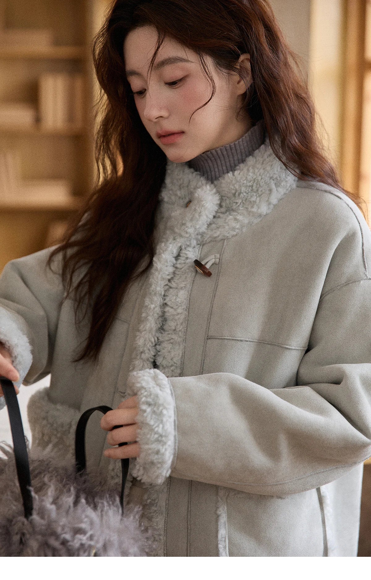 MISHOW Winter Jacket Women 2025 Elegant Luxury Suede Composite Fur Stand-up Collar Short Jacket Windproof Warm Coat MXE87W0941