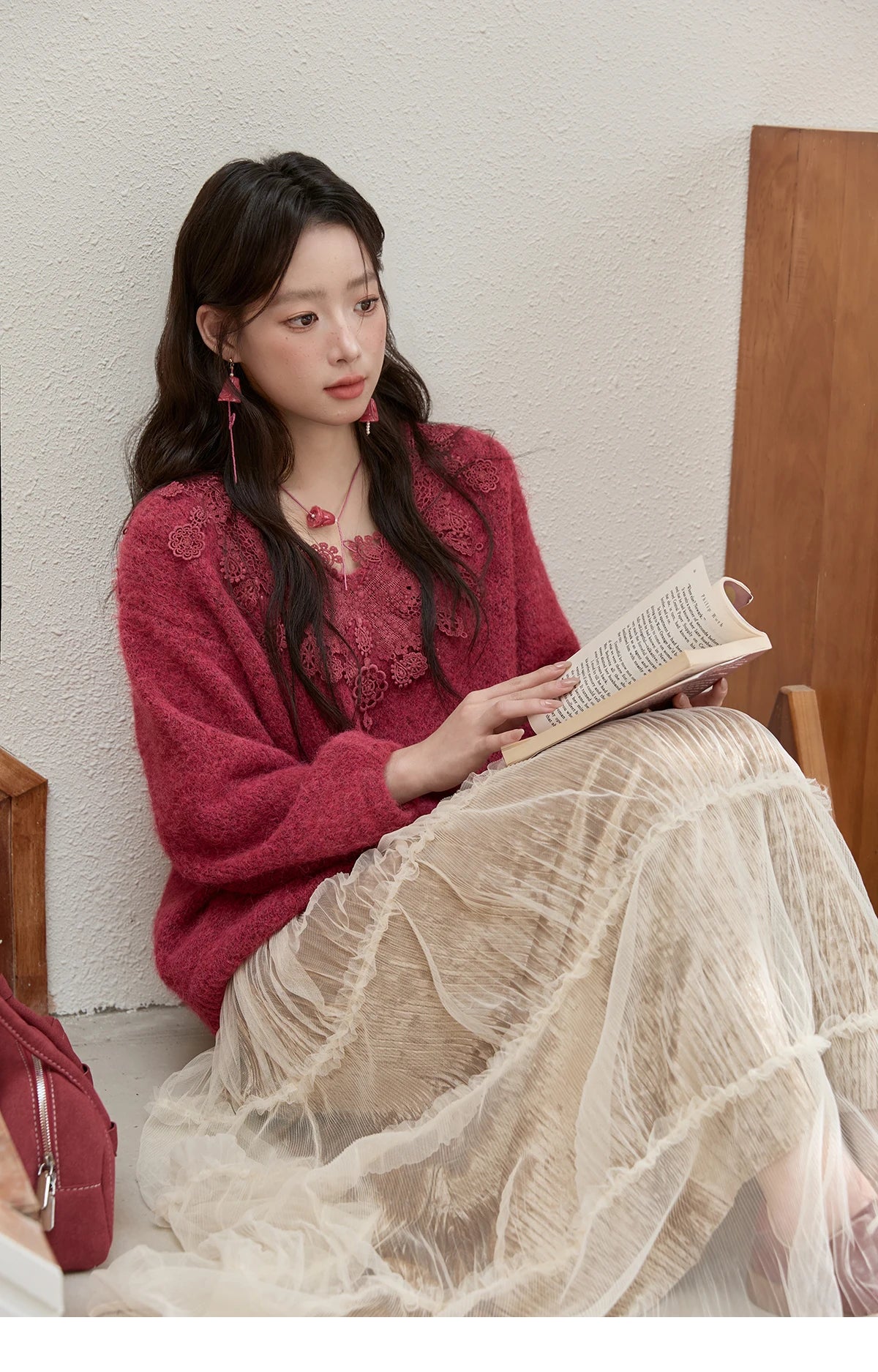 MISHOW Pink Lace Wool Sweater for Woman 2025 Winter Sweet Style V-neck  Pullover Casual Loose Lantern Sleeve Sweater MXE51Z2632