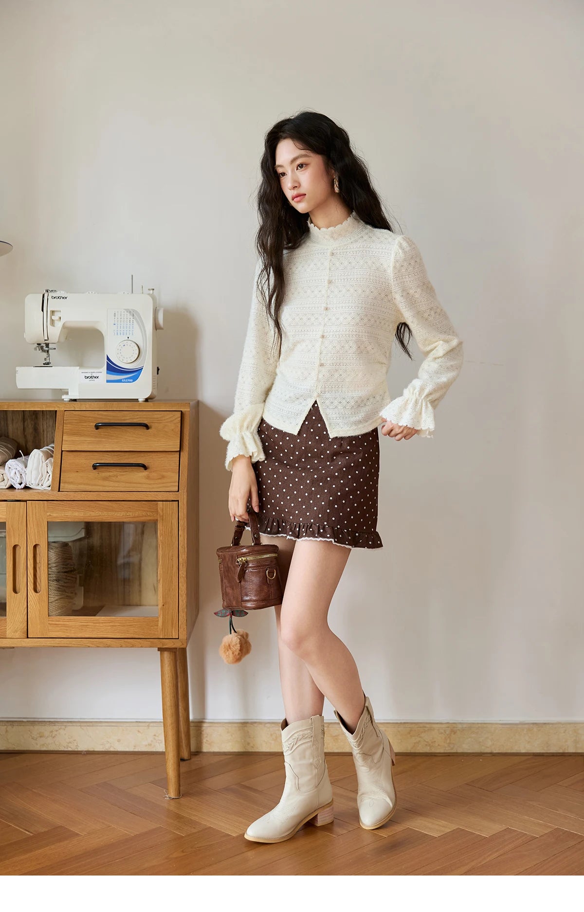 MISHOW Women's Casual Shirt 2025 Autumn Design Sense Elegant Lace Shirt New Half-high Collar Waist Slit Slim Tops MXE48X2501