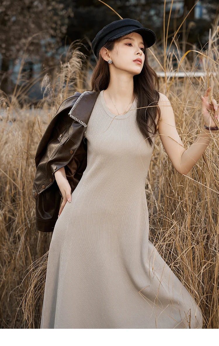 MISHOW Knitted Round Neck Sleeveless Dress for Women 2025 Autumn  French Slim Fit Waist Solid A-LINE Pullover Dresses MXC43L1590