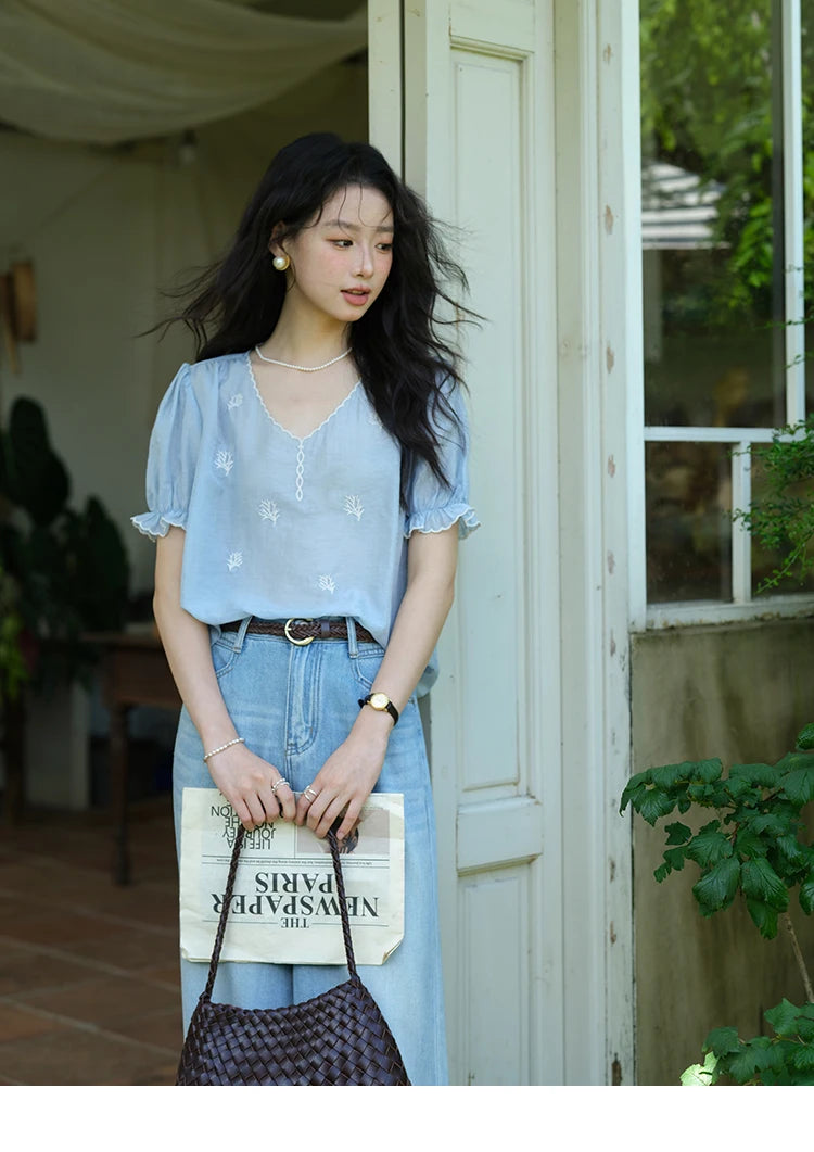 MISHOW Women's Coral Embroidery Summer Blouse 2025 New Fashion V-neck Puff Sleeve Blouse Casual Women's Clothing ﻿MXE37X1850