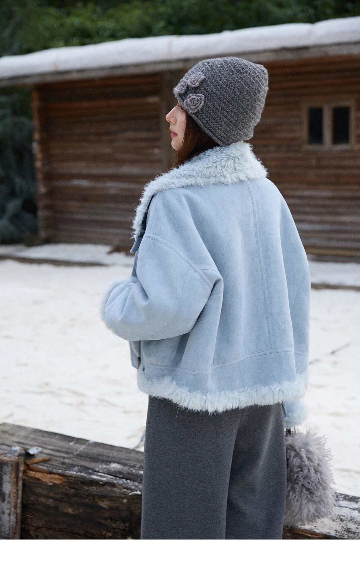 MISHOW Women's Blue Jacket 2025 Winter Blue Plush Turn-down Collar Zip-up Coat Fashion Casual Warm Loose Coat Woman  MXE87W0917