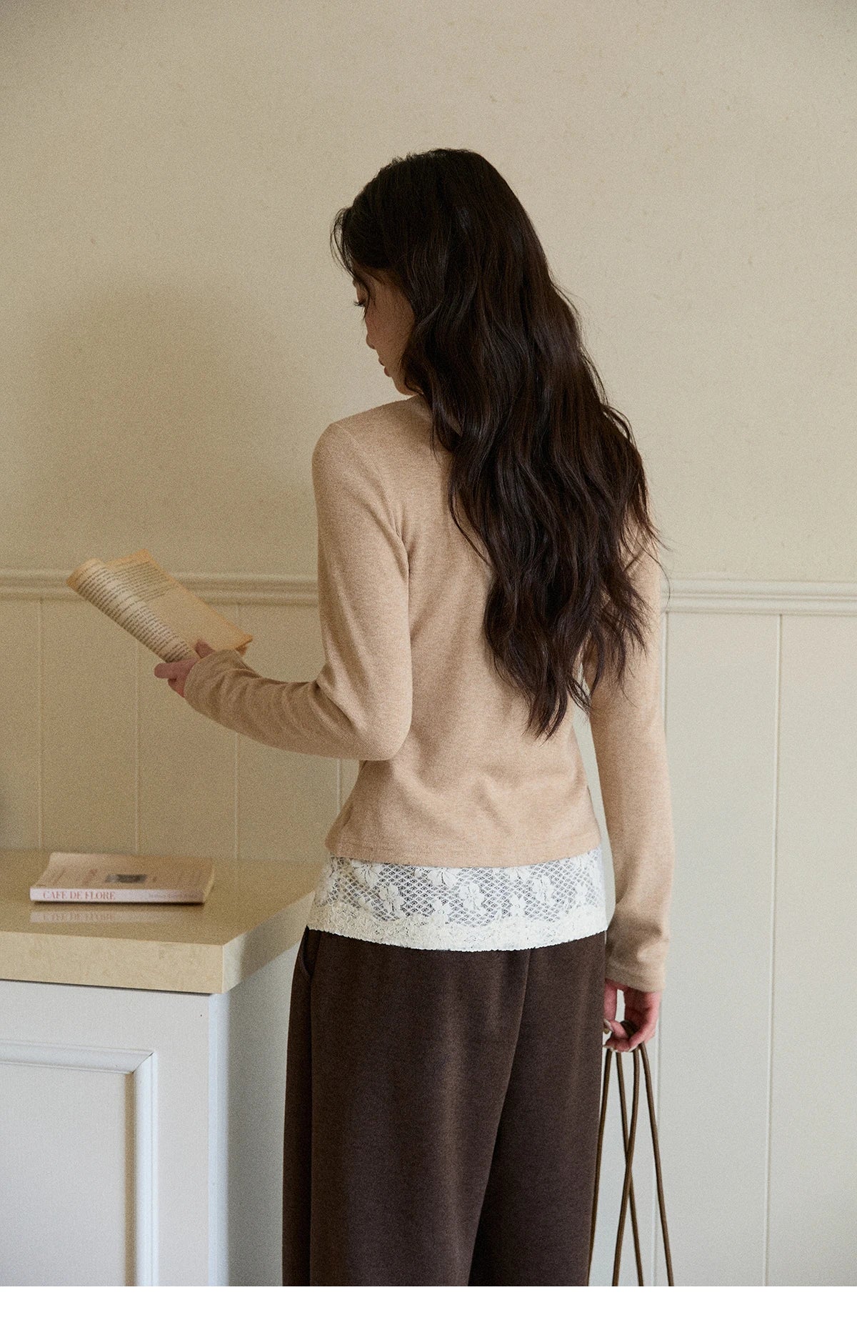 MISHOW Long Sleeve Tops for Woman 2025  Autumn Winter Sweet Gentle V-neck Top with Lace Trim Commute Slim Knit Top  MXE86Z2673