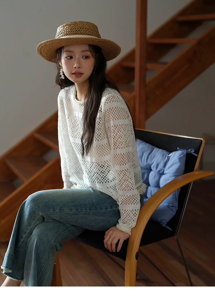 MISHOW Bohemian Lace Hollow Top for Women 2025 Autumn Hem Tassel Lace Breathable Top Beige White Casual Knitted Tops MXE41X2466