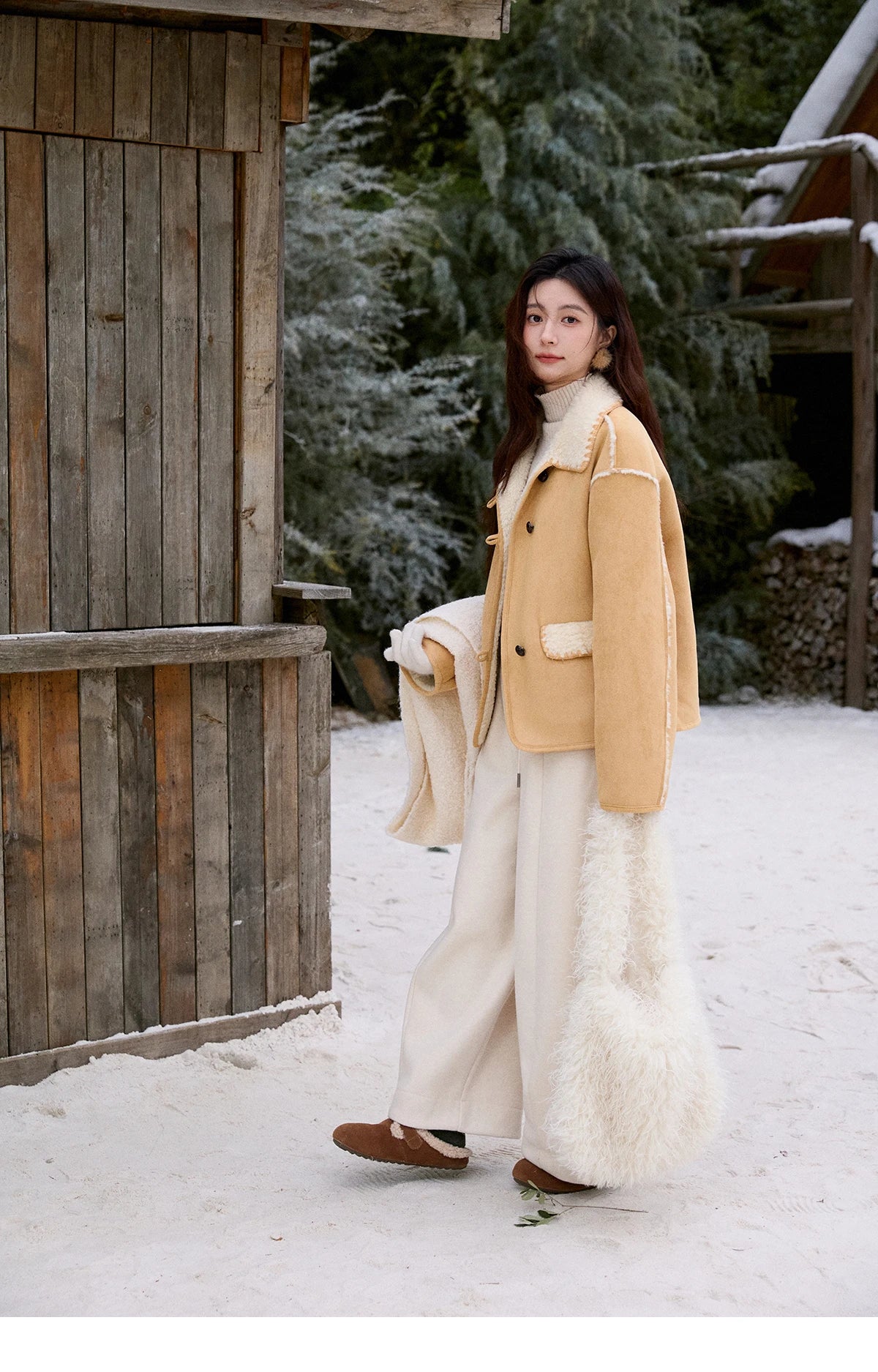 MISHOW Yellow Thickened Fur Integrated Suede Jacket for Women Winter 2025 Lapel Loose Warm Imitation Lamb Fur Jacket MXE92W1016