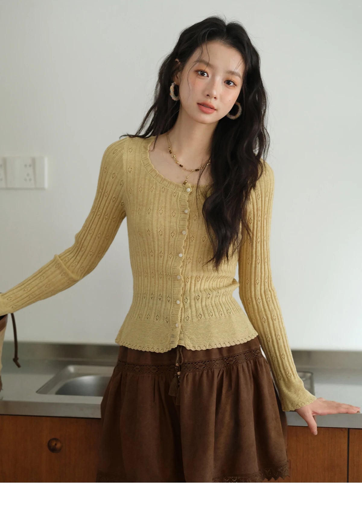 MISHOW Pit Stripe Thin Knitted Sweater for Women Autumn 2025 French Retro Round Neck Cardigan Temperament Casual Top MXE42Z1374