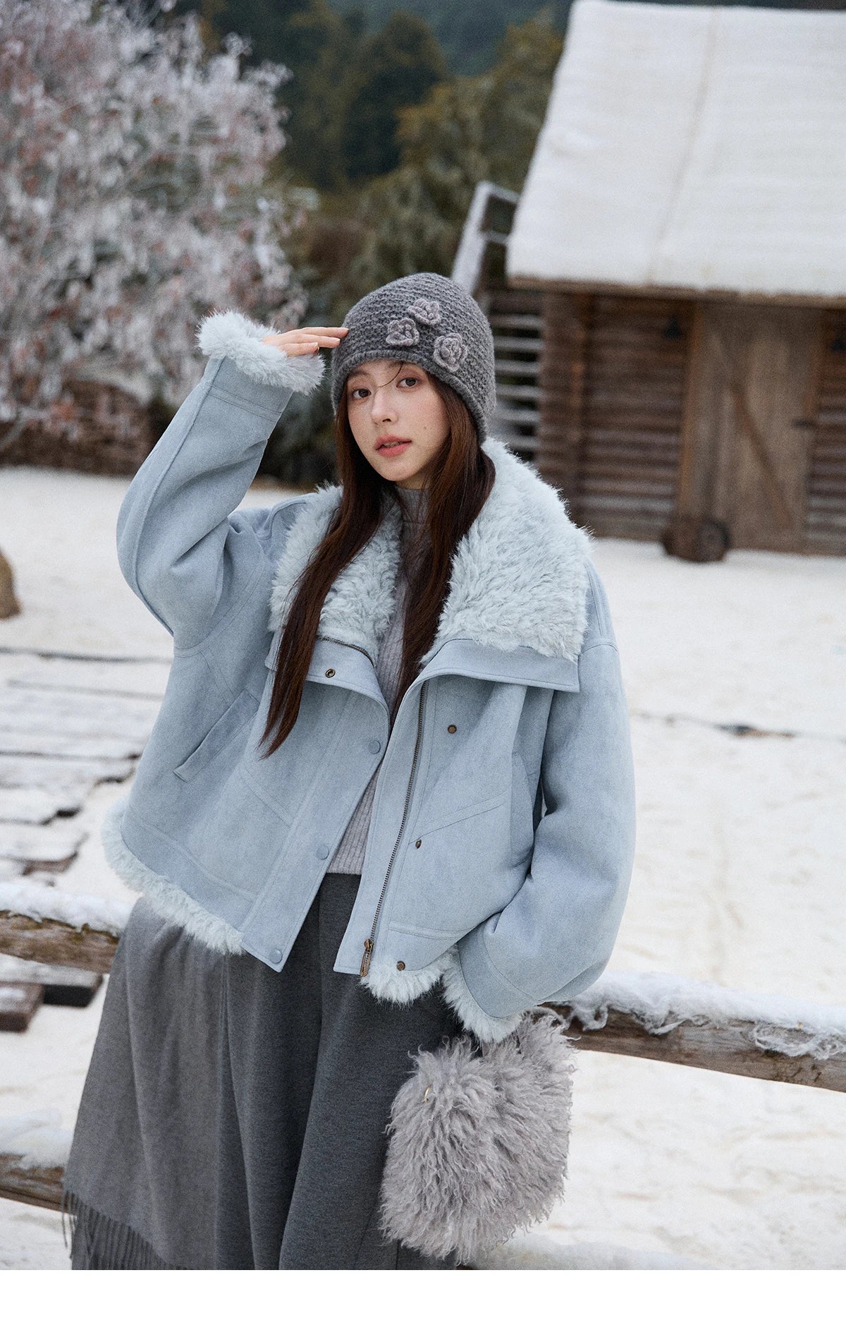 MISHOW Women's Blue Jacket 2025 Winter Blue Plush Turn-down Collar Zip-up Coat Fashion Casual Warm Loose Coat Woman  MXE87W0917