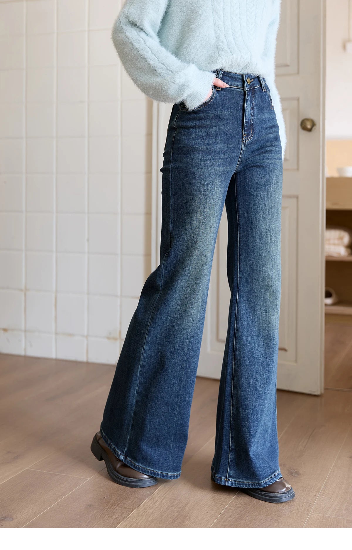 MISHOW Women's Jeans 2025 Autumn Winter Denim Blue Flared High Waist Slim Jeans New Retro Commute Wide Leg Trousers MXE51K1092