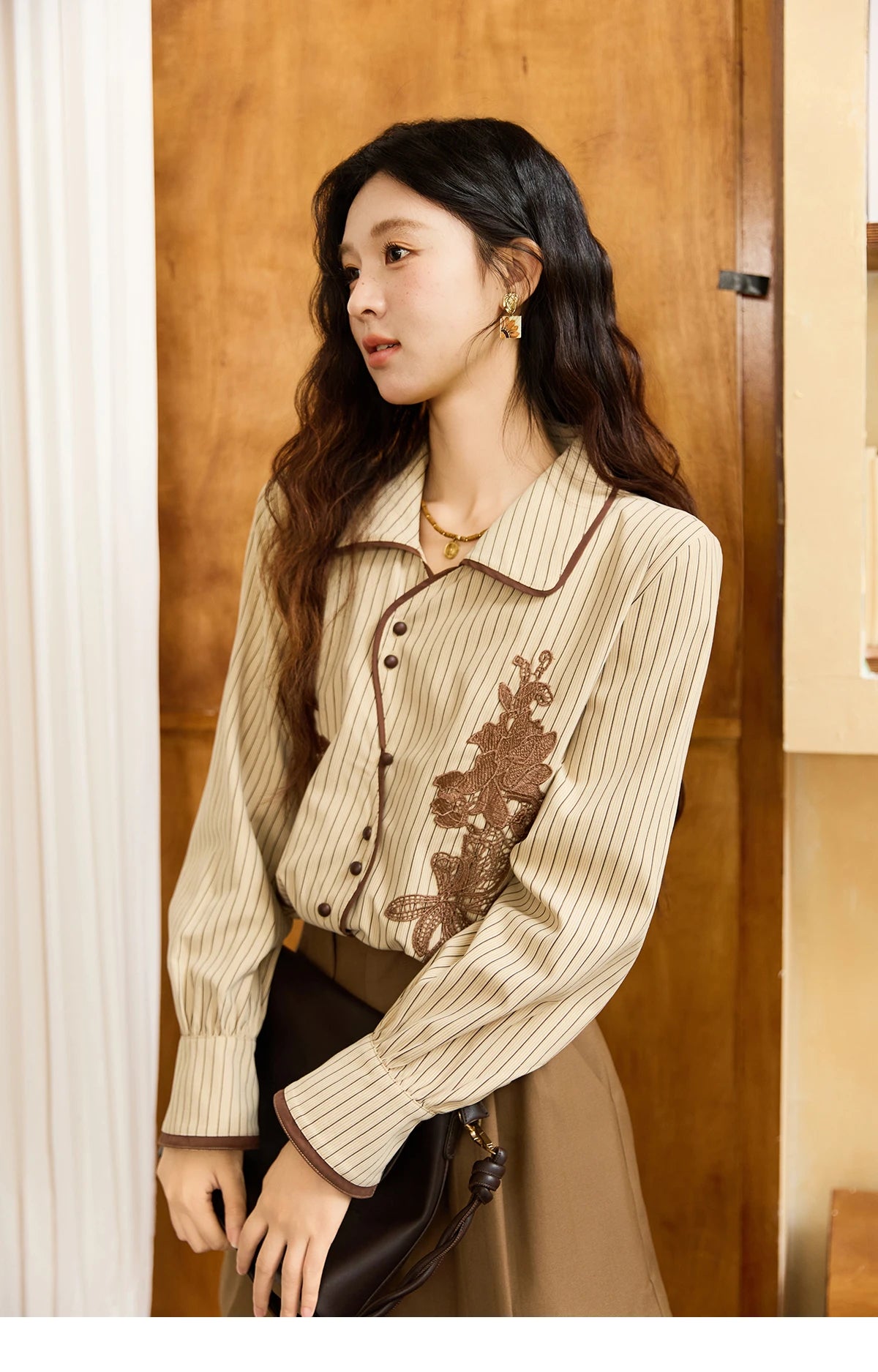 MISHOW Khaki Brushed Striped Shirt 2025 Autumn Vintage Lace Embroidered Long Sleeved Shirts Asymmetric Placket Top MXE45C2402