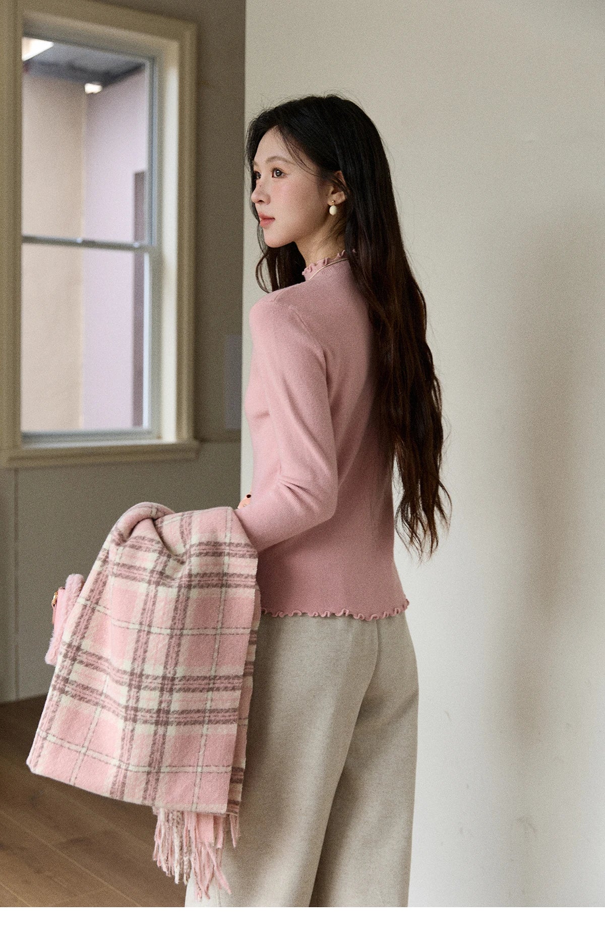 MISHOW Women's Knitted Long-Sleeved Top 2025 Winter Solid Slim Fit Ruffled Turtleneck Sweater Warm Soft Commuting Top MXE91Z2826