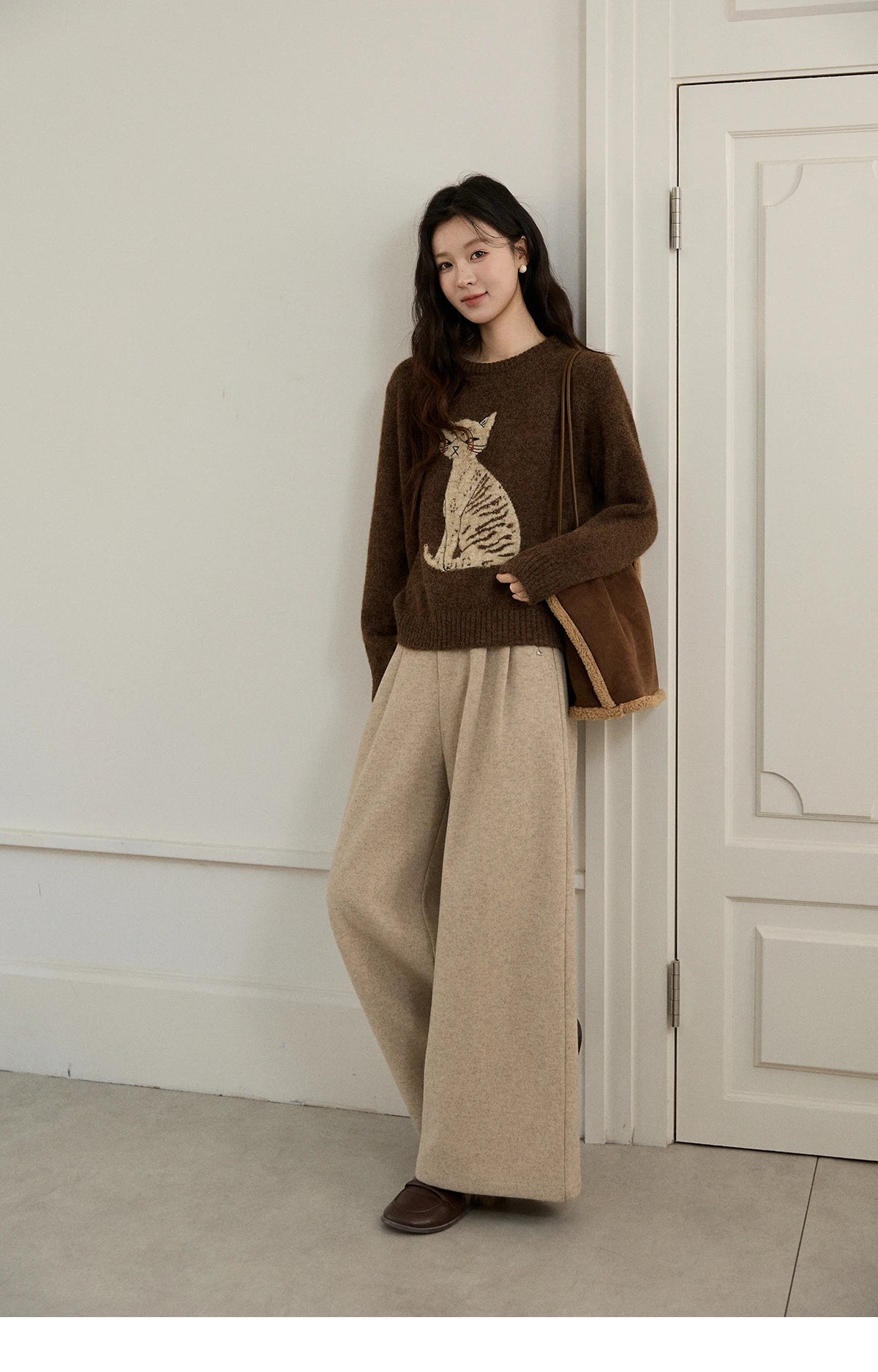 MISHOW Women's Brown Knitted Sweater 2025 Autumn Winter Cat Pattern Jacquard Crew Neck Sweaters Loose Pullover Tops MXE94Z2991