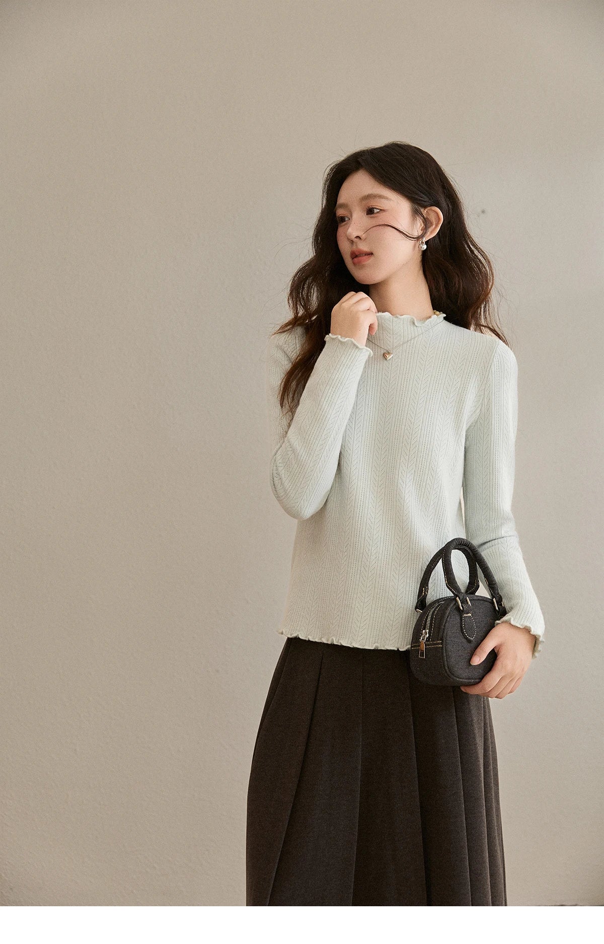 MISHOW Women's One Piece Velvet Thickened Bottom Tops 2025 Winter Versatile Black Fungus Edge Collar Knitted Tops MXE88Z2597