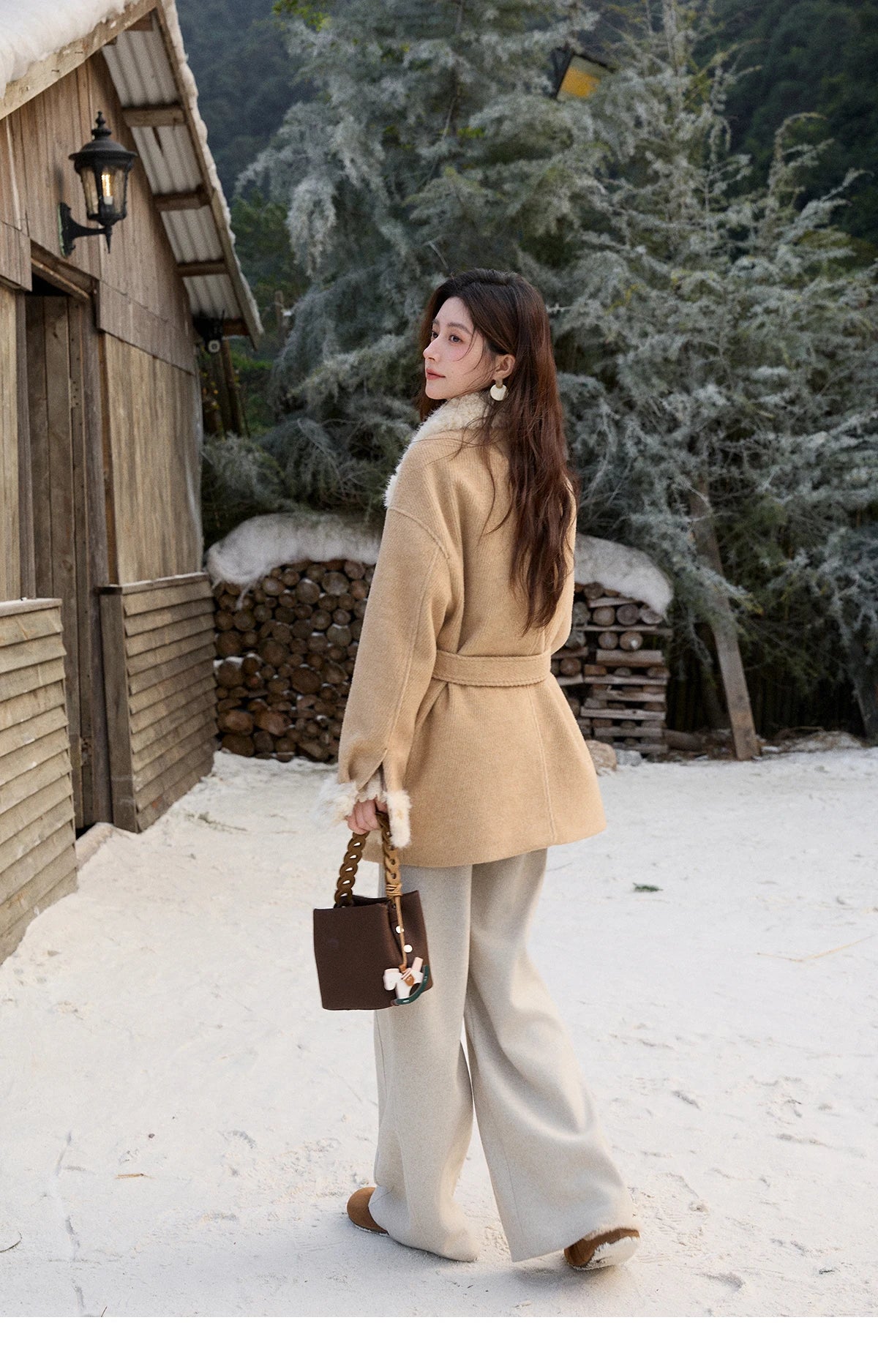 MISHOW Women's Thick Wool Blend Coat 2025 Winter Korean Retro Fleece Patchwork Coats Belted Lapel Elegant Overcoat MXE92W0997