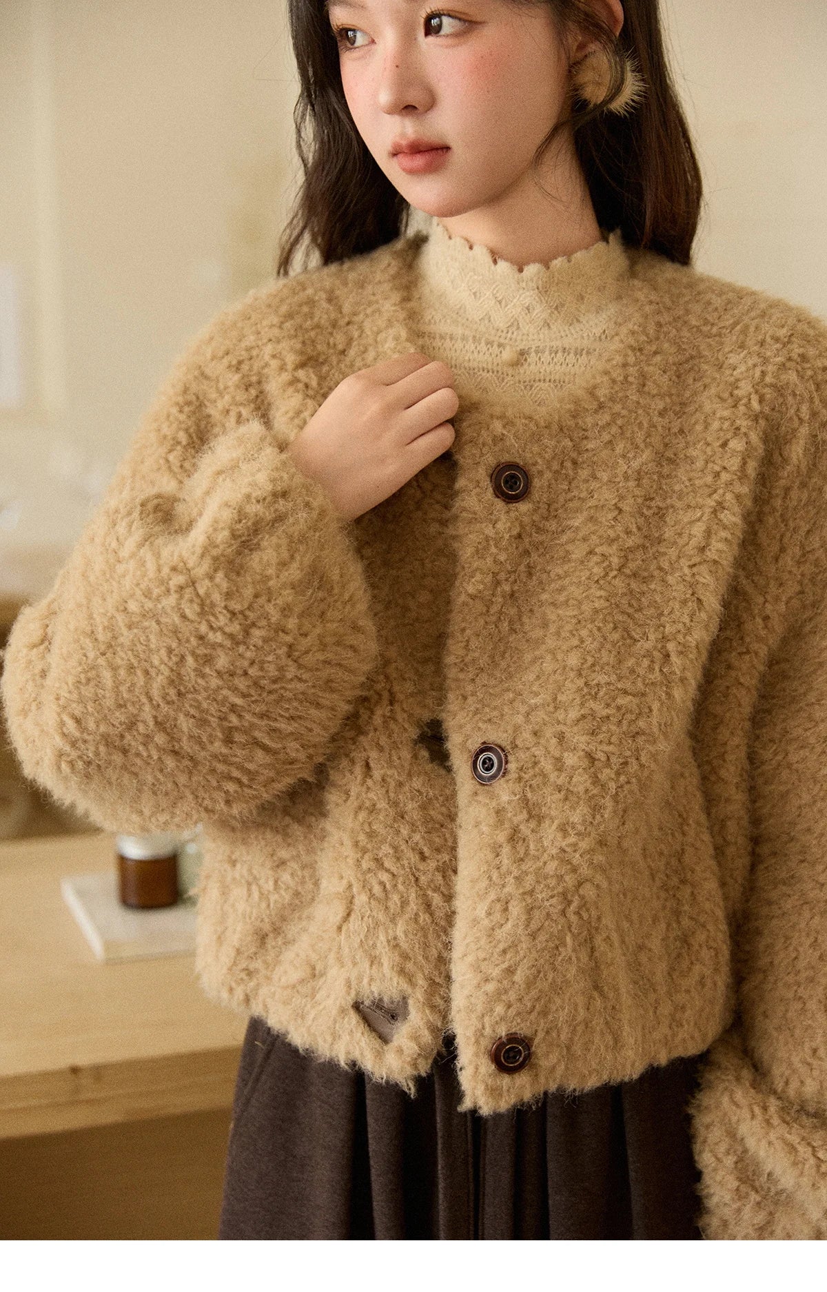 MISHOW Women's Lamb Wool Jacket 2025 Winter Retro Casual Coat Crew Neck Long Sleeve Soft Jacket Commuting Windproof MXE90W0995