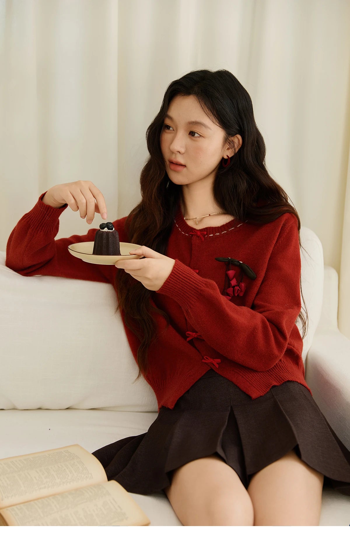 MISHOW Christmas Soft Knitted Cardigan Autumn Bow Placket Retro with Brooch Lantern Sleeve Sweaters O Neck Solid Top MXE45Z1377