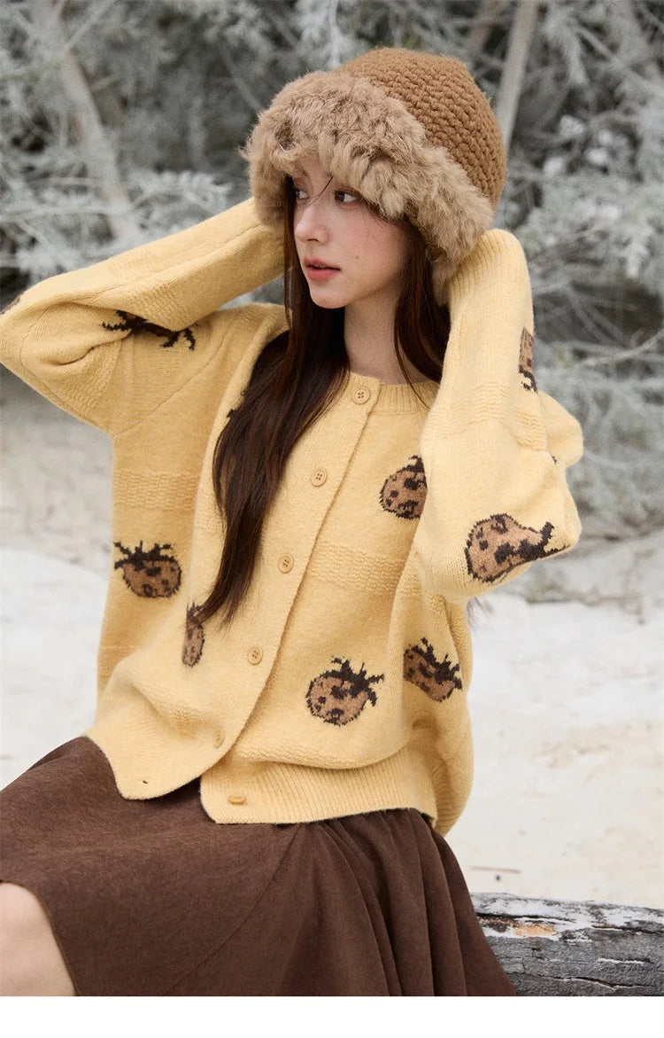 MISHOW Cardigan Women 2025 Autumn Winter Fashion Fuuny Pineapple Jacquard Round Neck Single-breasted Sweater Woman MXE87Z2752