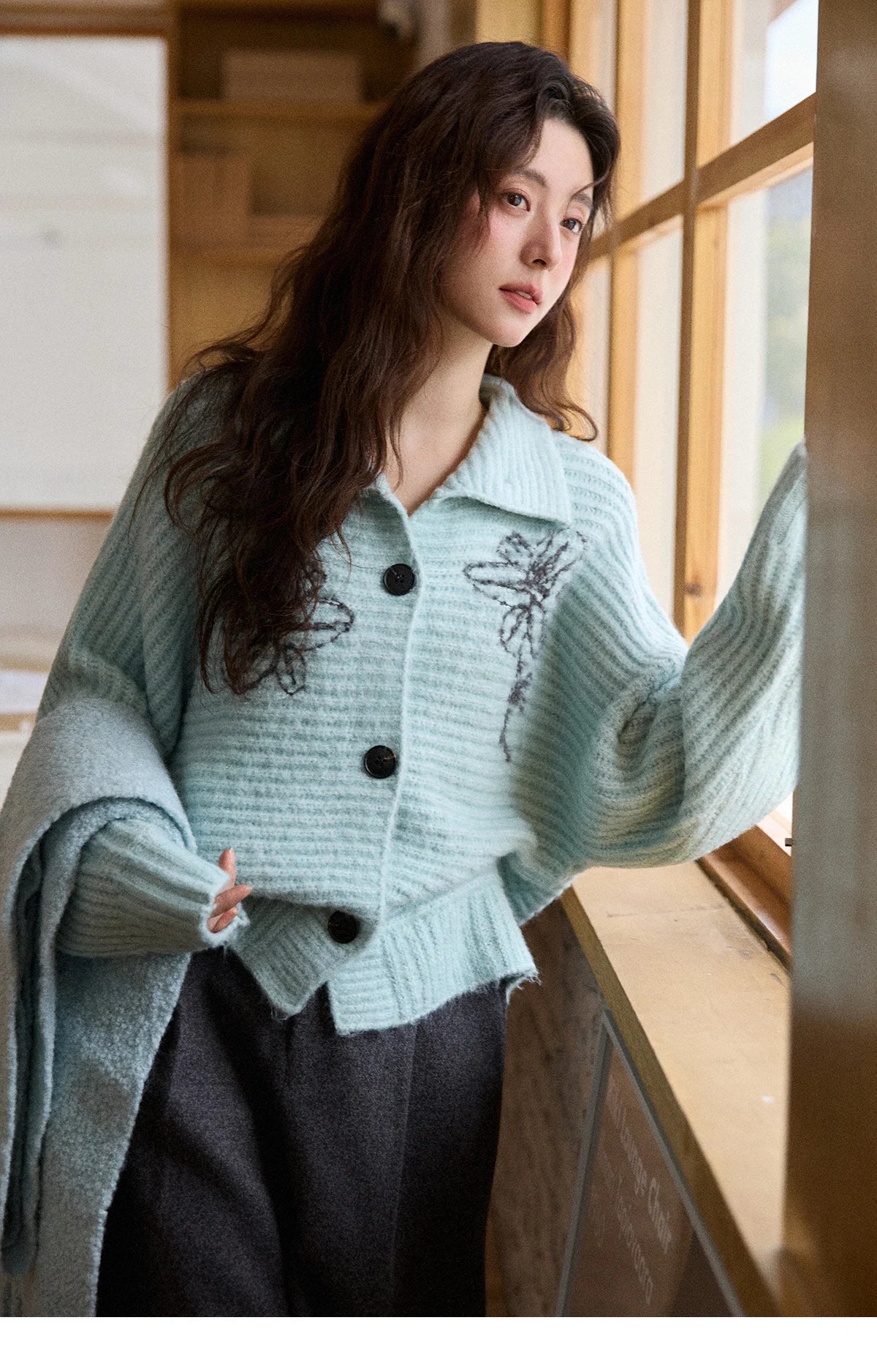 MISHOW Flower Jacquard Knit Cardigan Woman 2025 Winter Retro Luxury Loose Blue Stand-up Collar Outerwear Casual Top MXE86Z2665