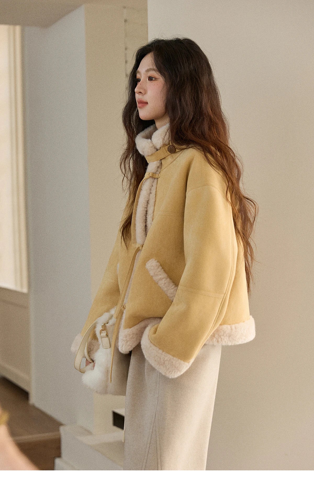 MISHOW  Woman Yellow Jackets 2025 Winter Suede Fur Collar Short Coat Luxury Comfortable Single-breasted Commuter Coat MXE89W0897