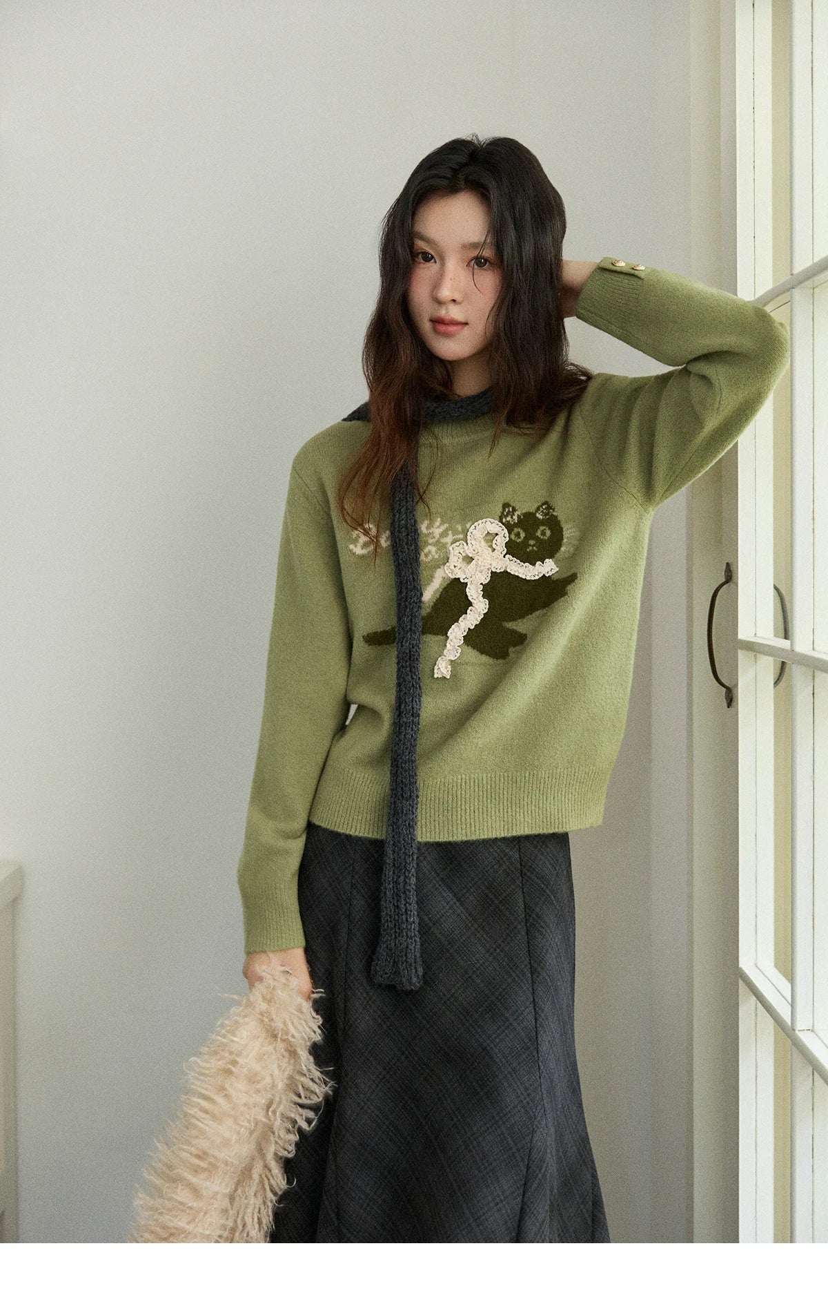 MISHOW Cat Jacquard Pullovers for Woman 2025 Winter Lazy Style Round Neck Three-dimensional Bow Loose Knit Sweater MXE86Z2750