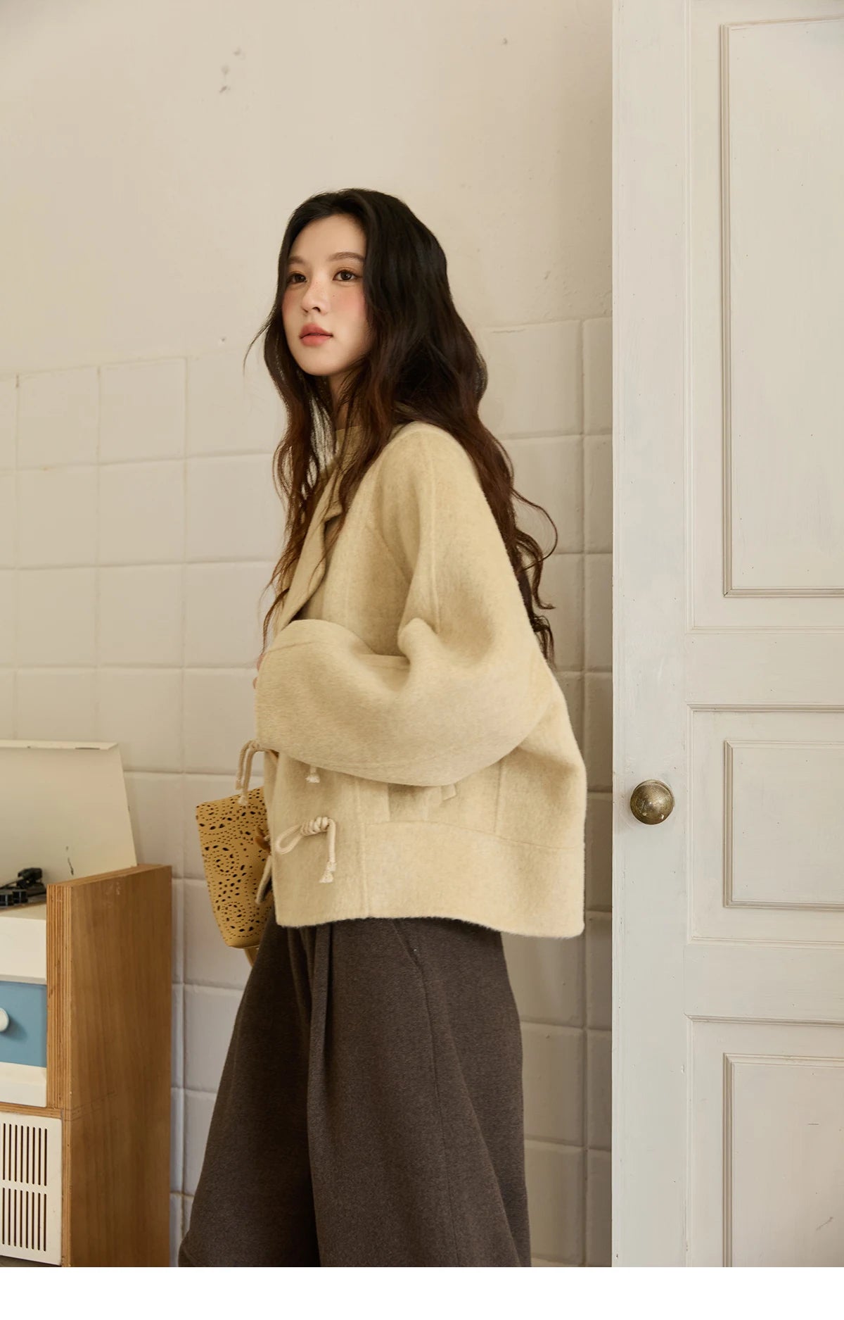 MISHOW 100%Wool Coat for Woman 2025 Winter Retro Apricot Double-faced Butterfly Button Coat Warm Long-sleeved Jacket MXE51W0887